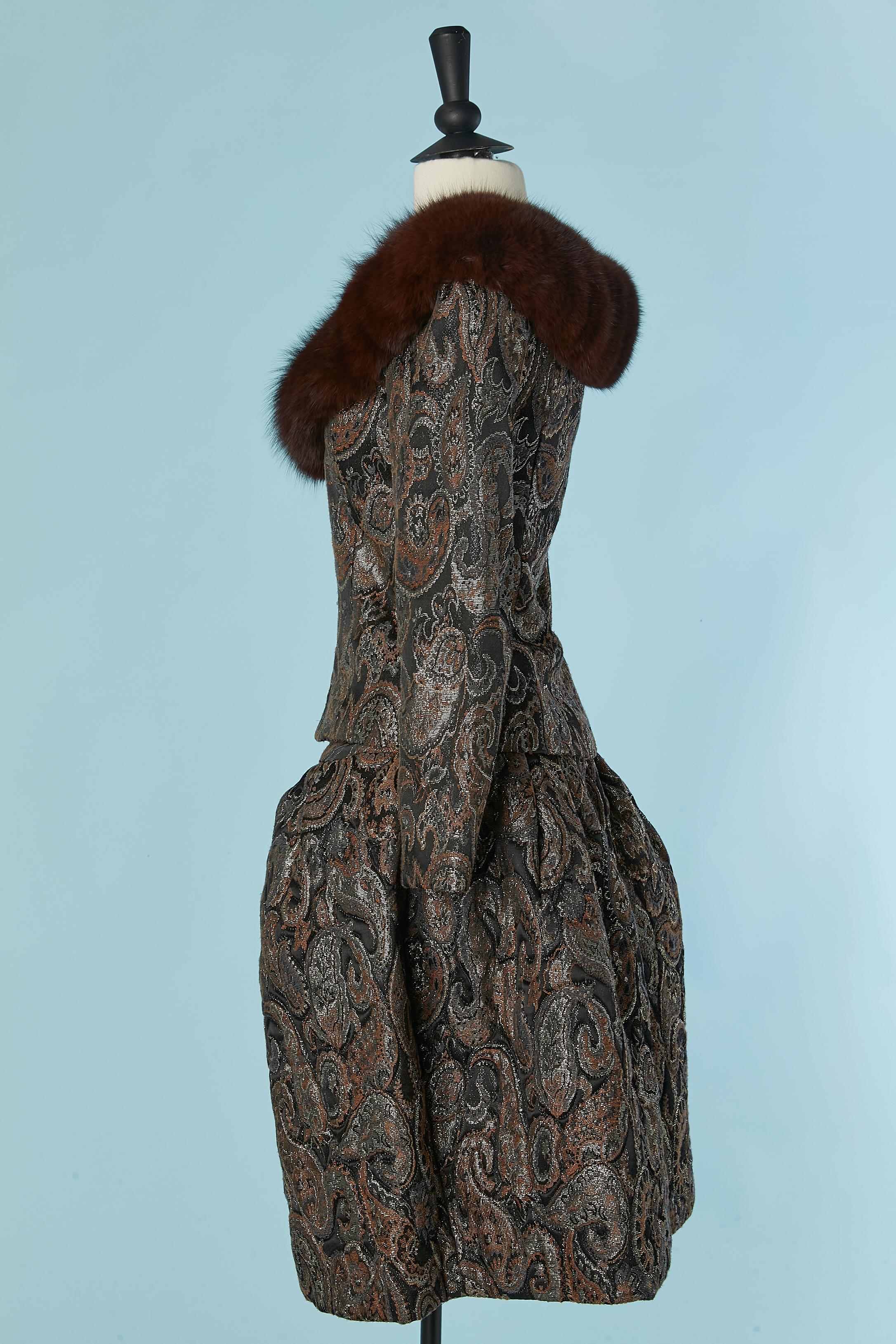 Donna Brocade skirt suit with fur edge on the jacket and padded skirt VICTOR COSTA in vendita