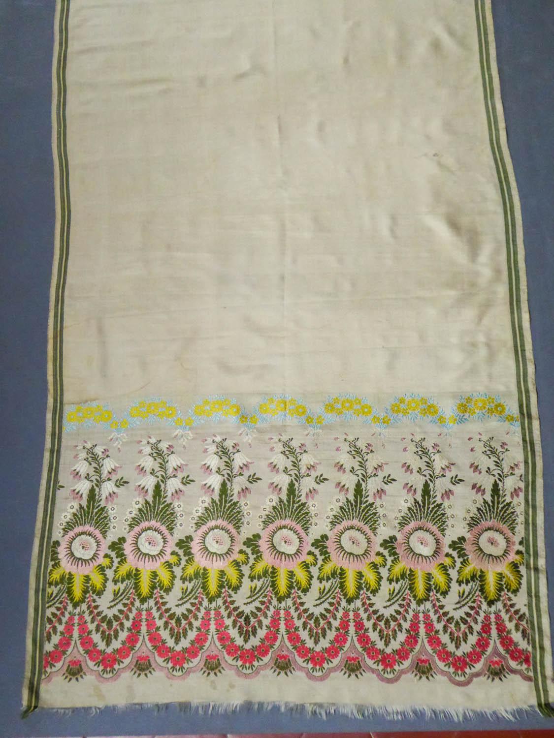 Brown A Lampas Brocaded Silk Scarf - Spitalfield Manufacture England Circa 1820-1840