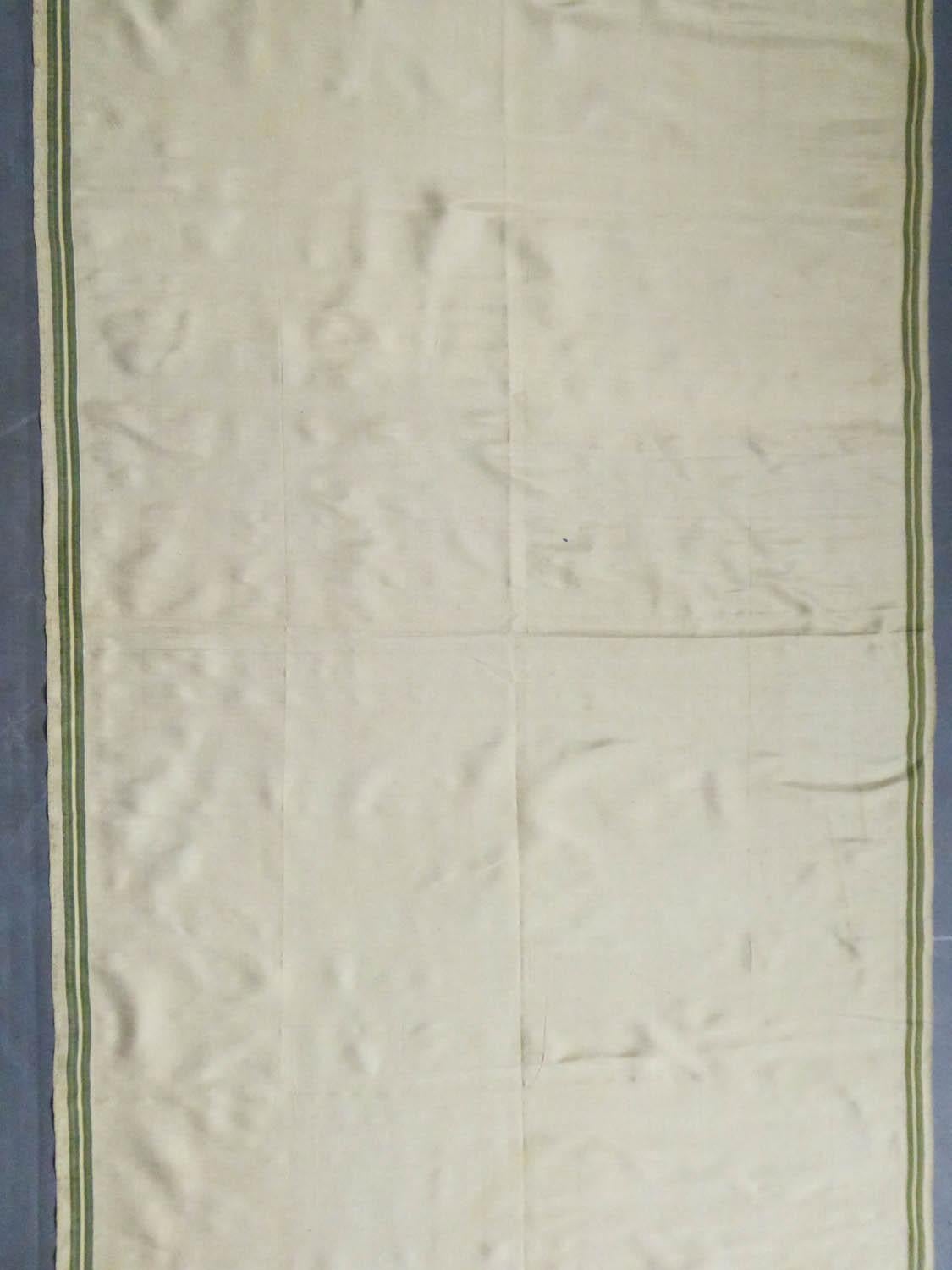 A Lampas Brocaded Silk Scarf - Spitalfield Manufacture England Circa 1820-1840 1