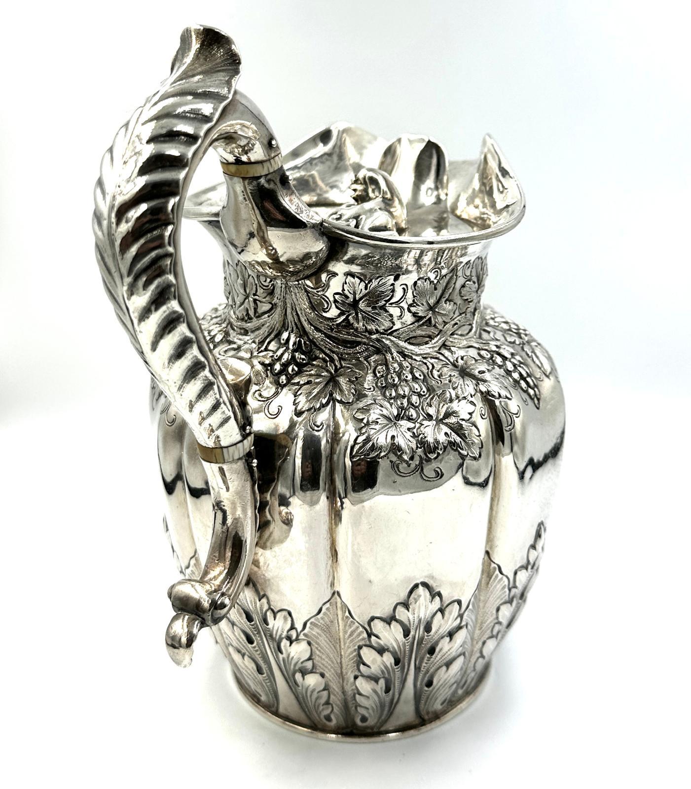 Women's or Men's Victorian 925 sterling silver wine pitcher Jonh Tapley London 1837 For Sale