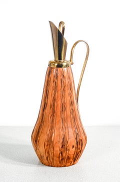 Pichet, design Aldo TURA pour MACABÒ. Bois et laiton. Italie, années 50
