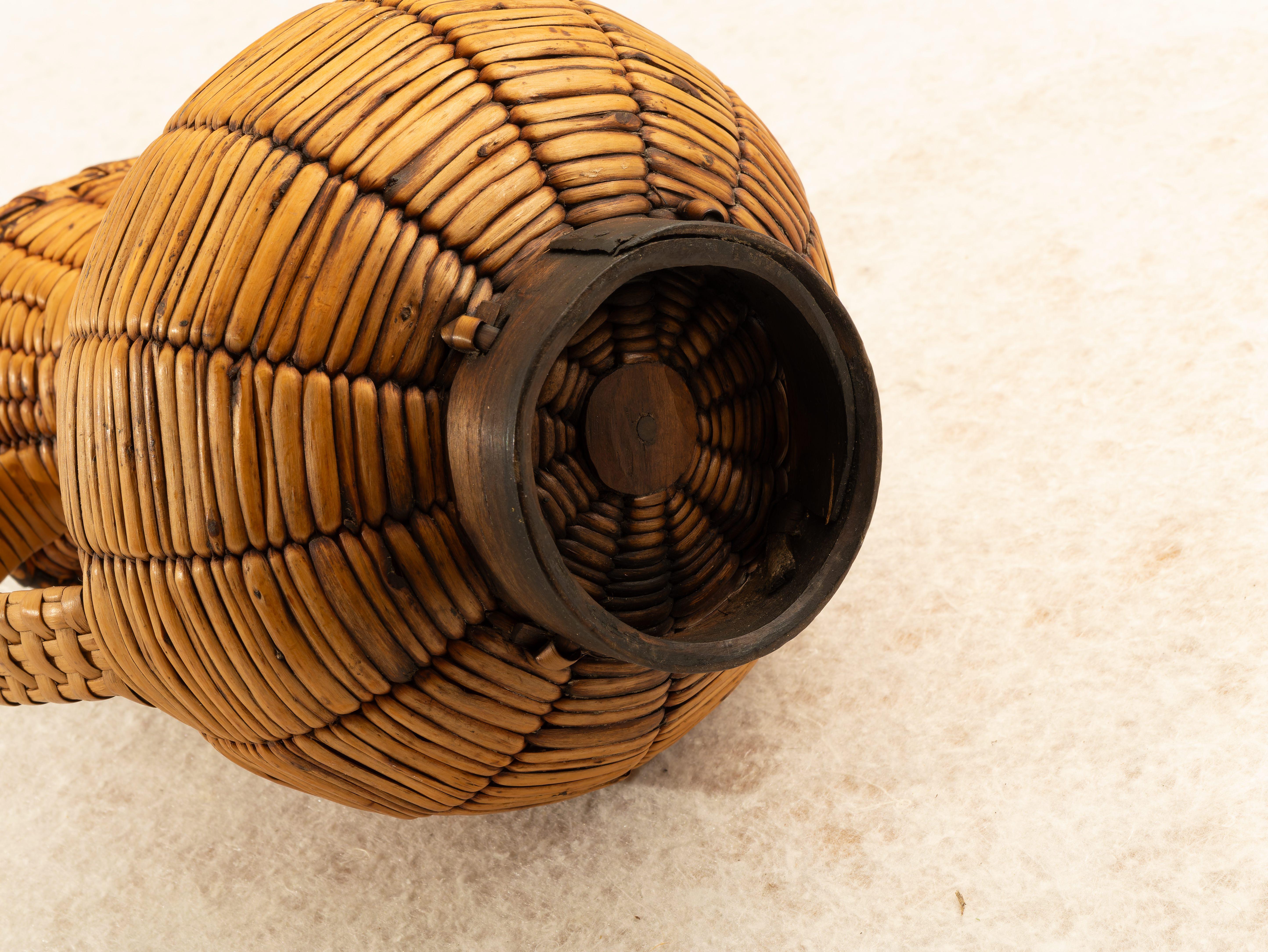 Brocca Spagnola in vimini, Mid-Century (Mitte des 20. Jahrhunderts) im Angebot