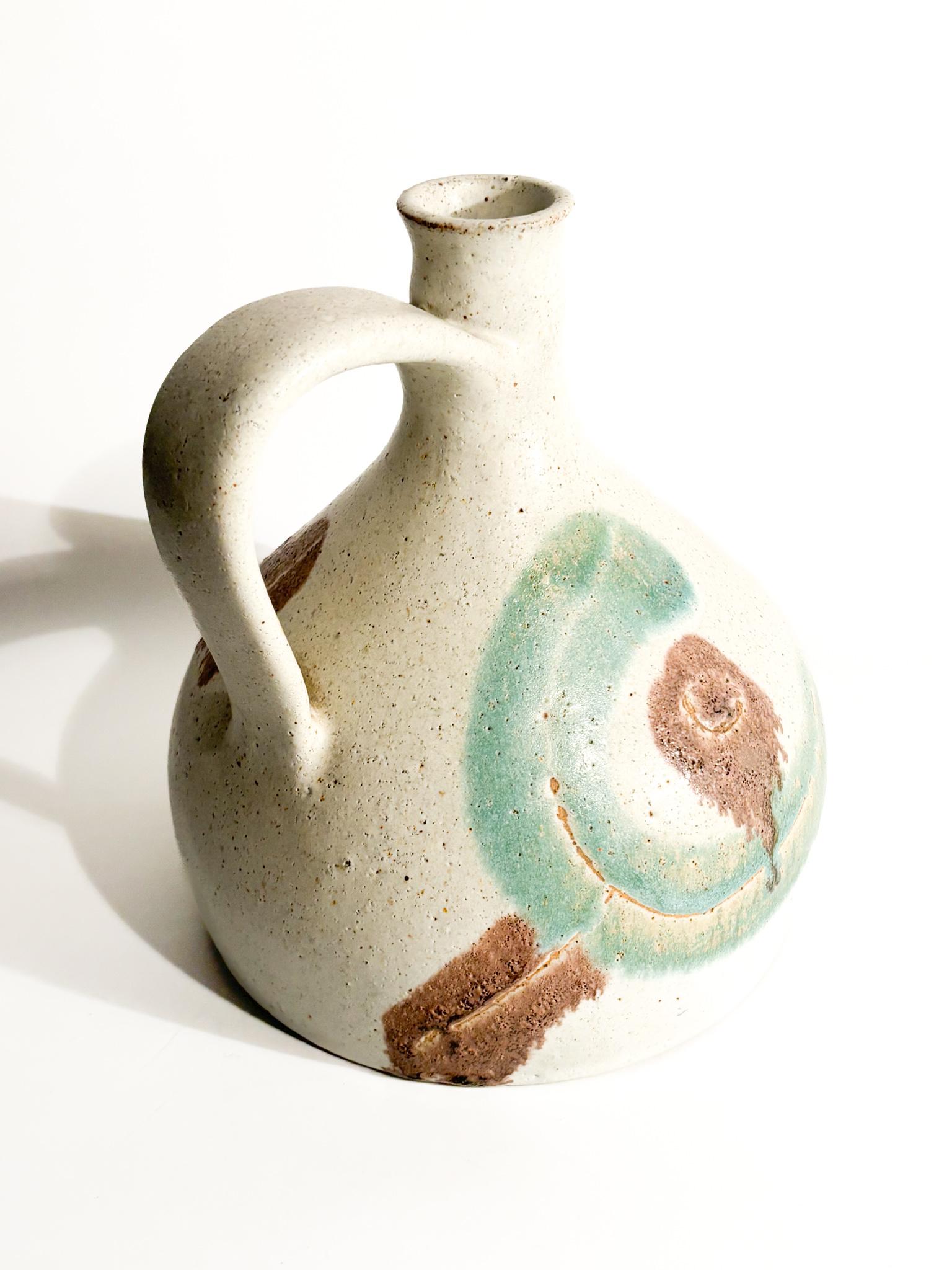 Brocca Vaso in Ceramica Dipinta di Bruno Gambone Anni 70 In condizioni ottime in vendita a Milano, MI