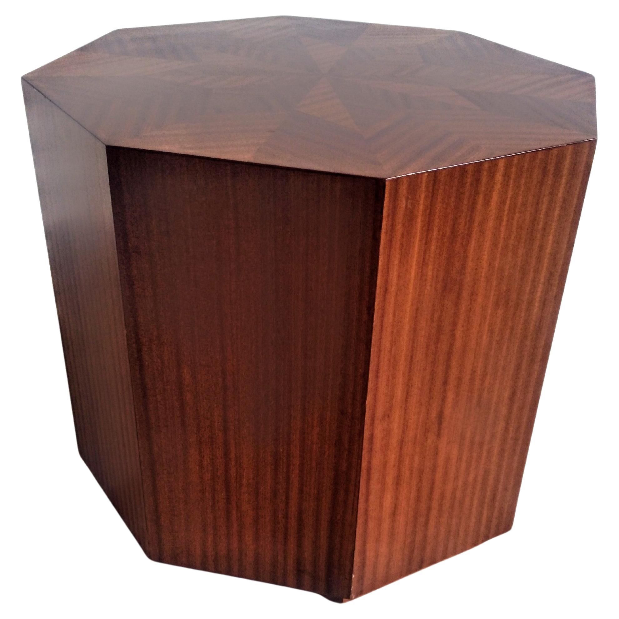 Table d'appoint Brockstein en acajou à ruban octogonal en vente