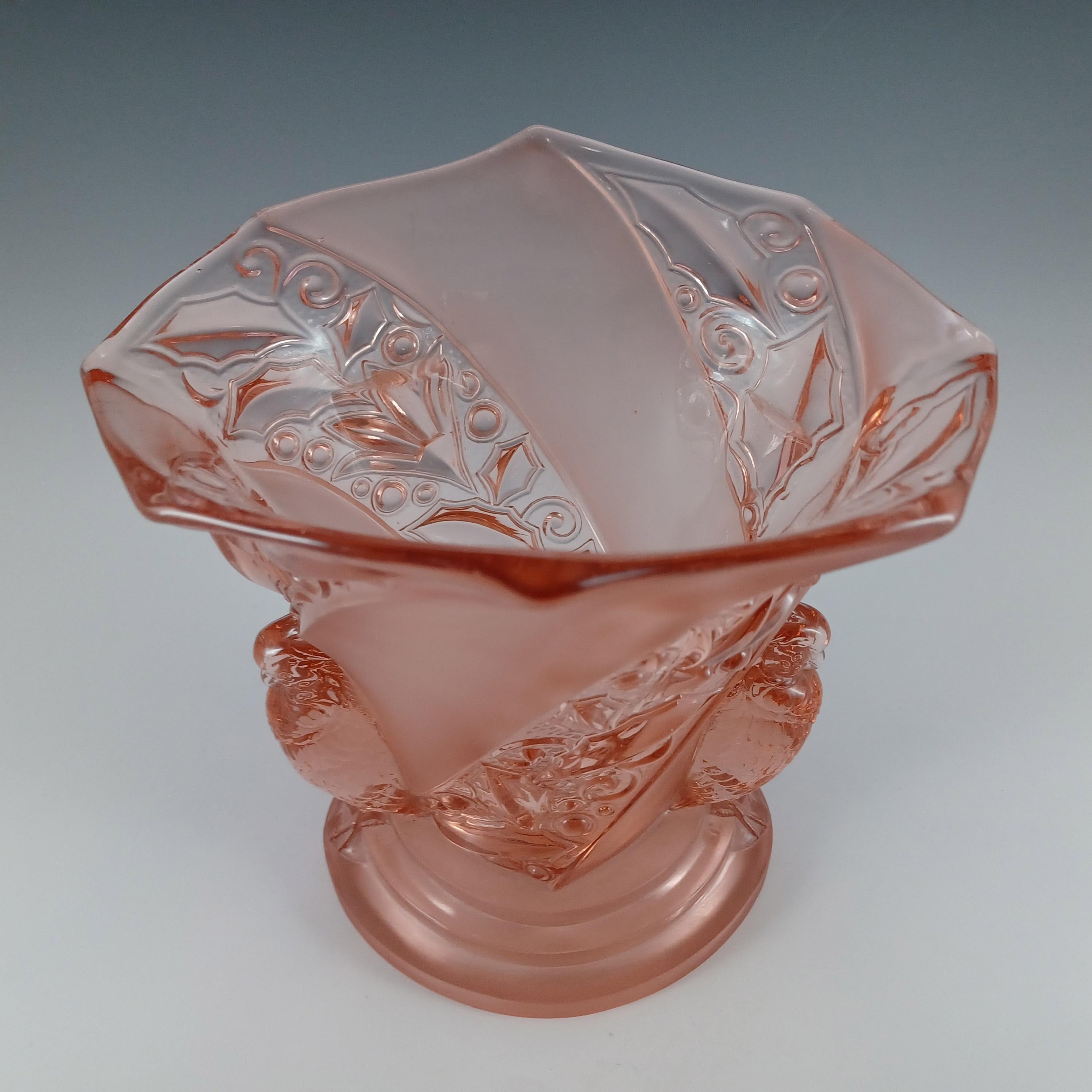 Brockwitz #6925 Art Deco Pink Glass 'Parakeet' Bird Vase In Good Condition For Sale In Bolton, GB