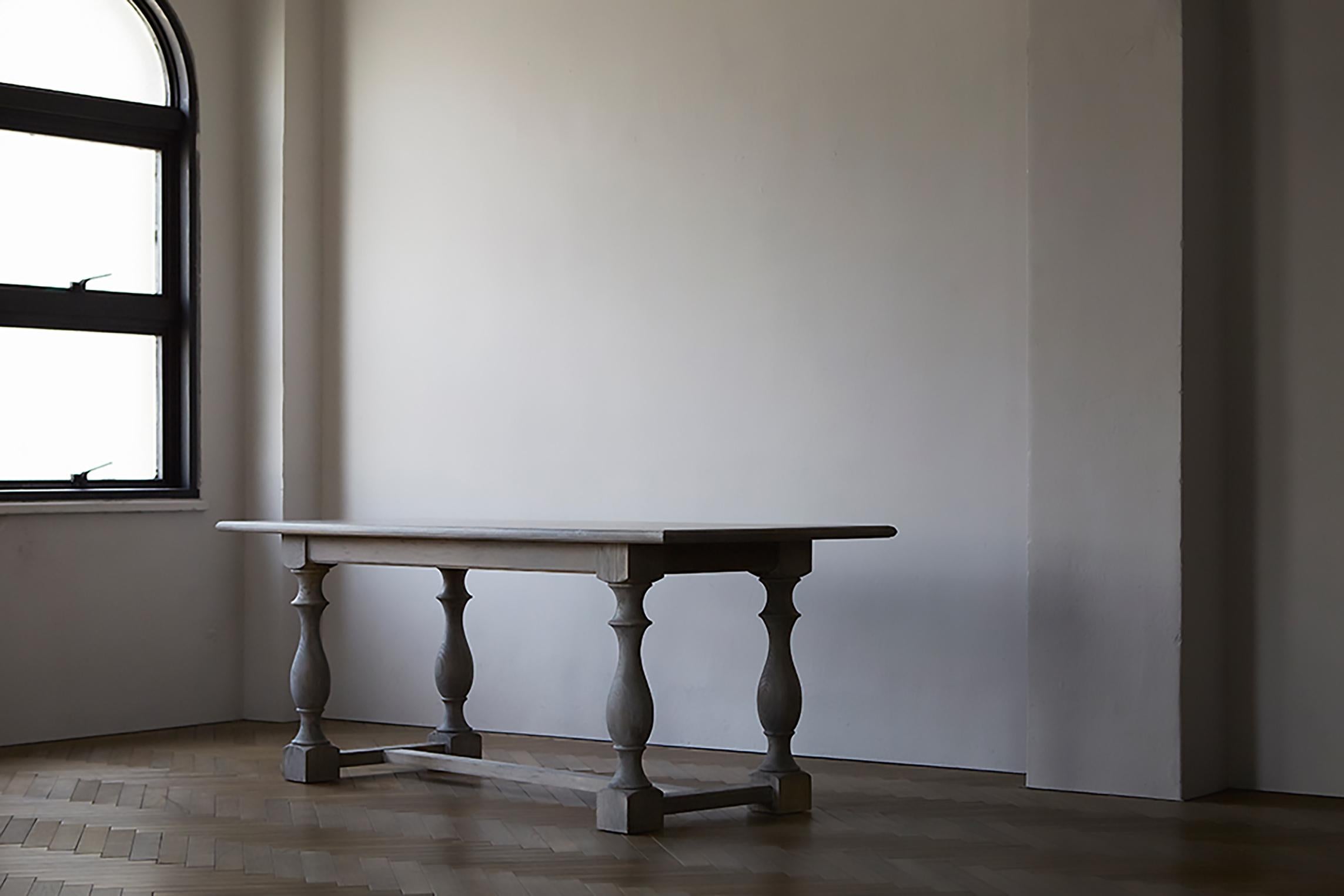 French Provincial Brodia Solid Table
