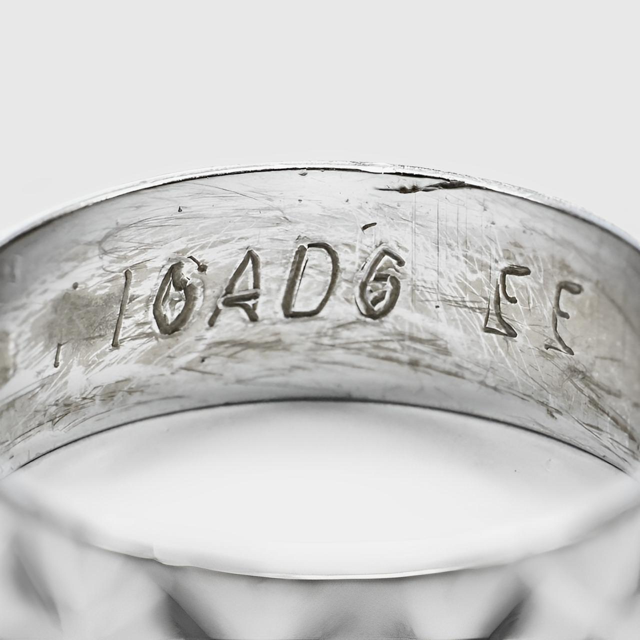 Brody Williams 18K White Gold Band Ring with a Diamond Design 1960s For Sale 1