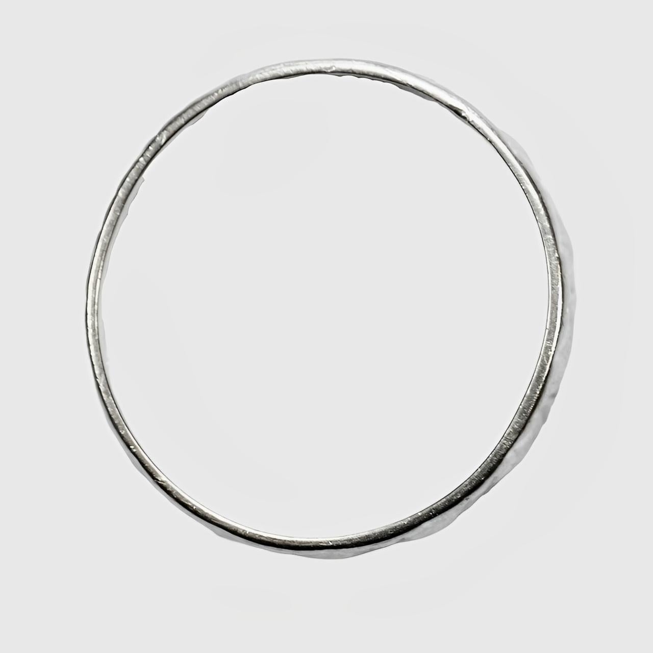 Brody Williams 18K White Gold Band Ring with a Diamond Design 1960s For Sale 3