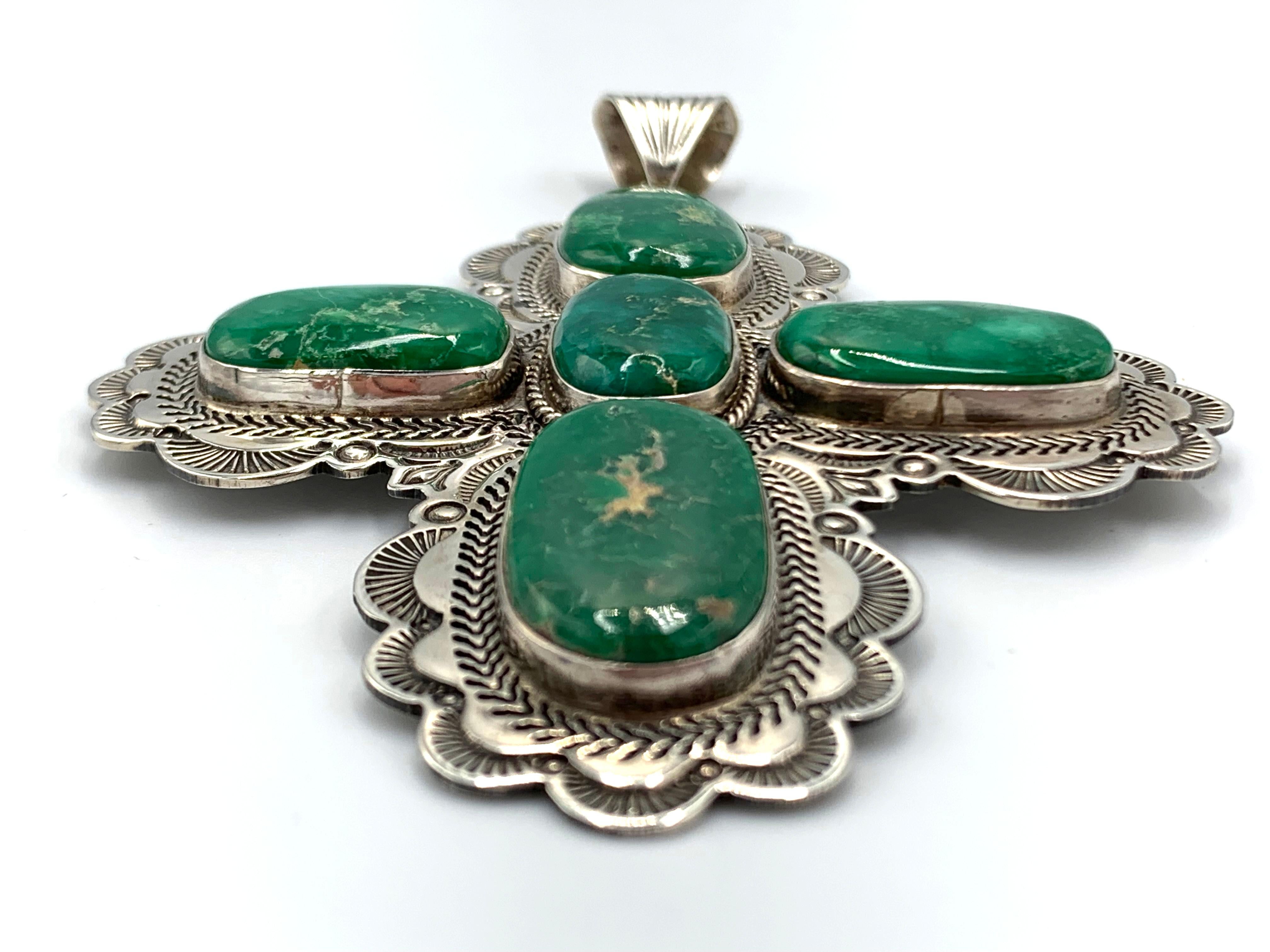 da uomo o donna Ciondolo a forma di croce in argento con turchese Broken Arrow di Alvin Lee in vendita