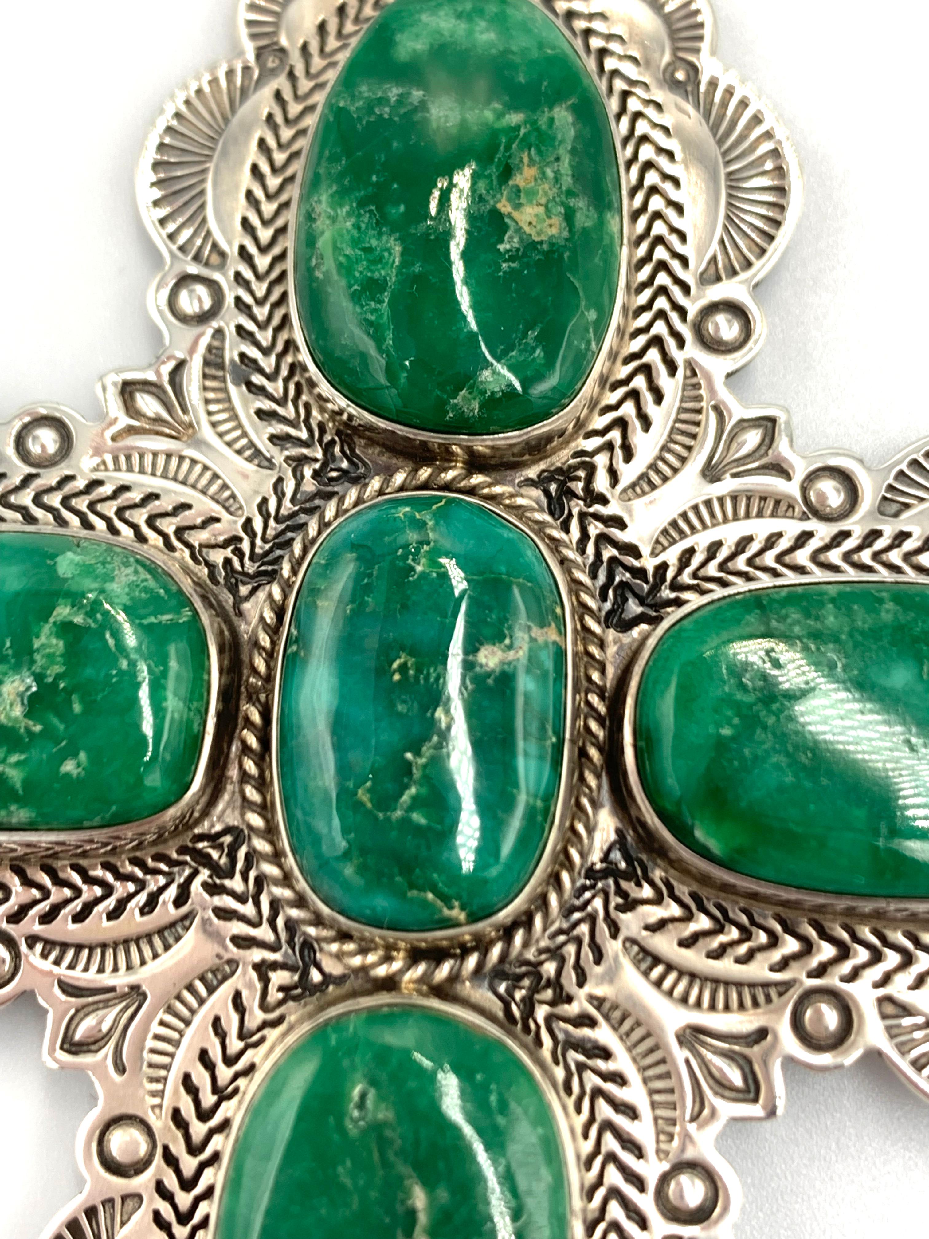 Ciondolo a forma di croce in argento con turchese Broken Arrow di Alvin Lee in vendita 2