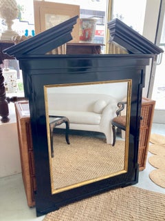 Miroir Broken Pediment de John Hutton pour Donghia