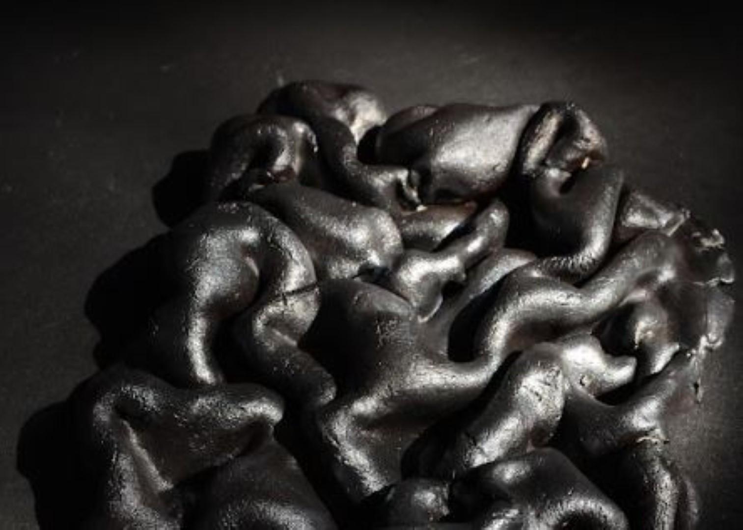 Postmoderne Sculpture en peau de bronze de Vica Ceramica en vente
