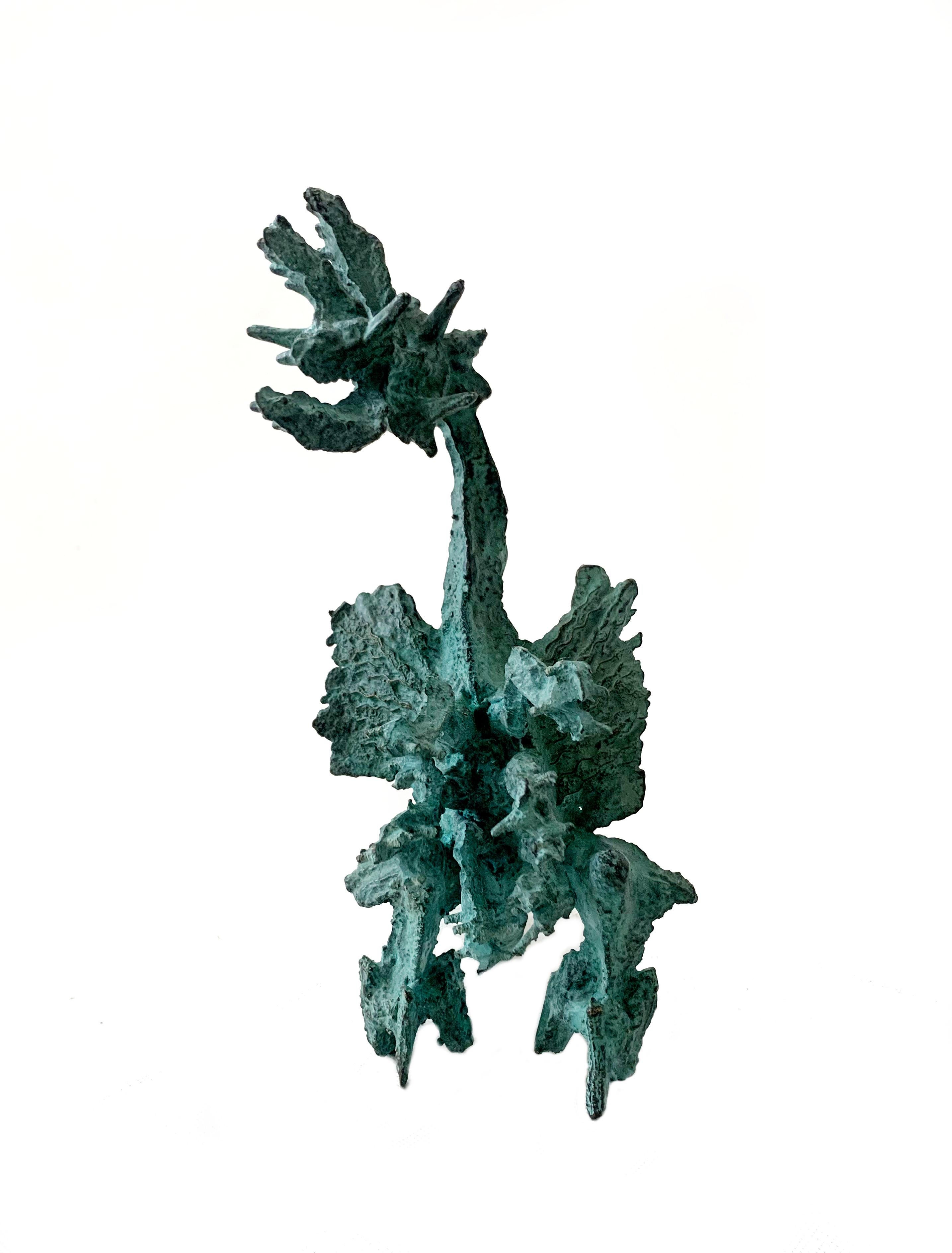 Un dragon. Sculpture figurative contemporaine en bronze, Fantaisie, Maître d'art polonais - Or Figurative Sculpture par Bronislaw Chromy