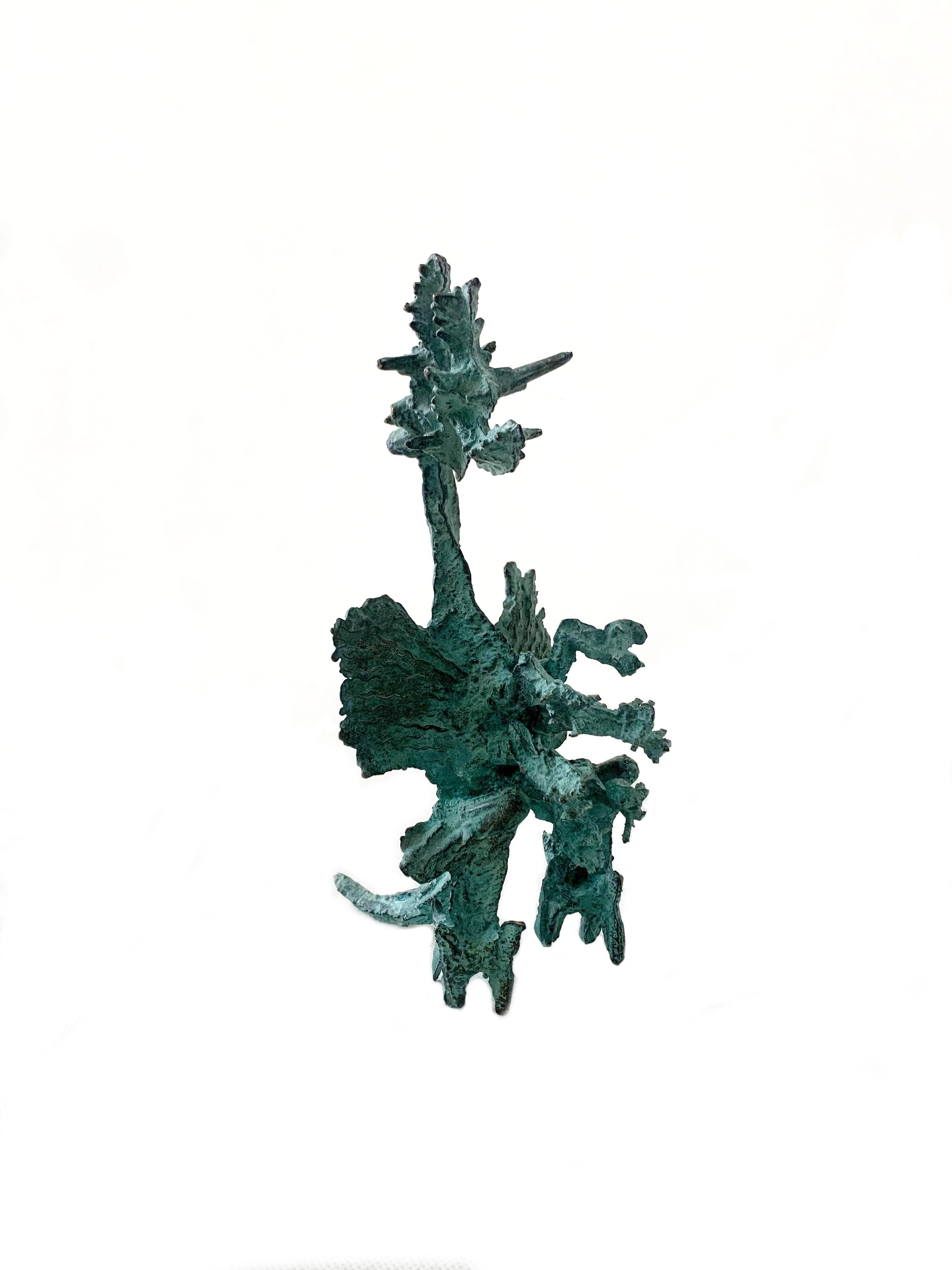 Sculpture figurative contemporaine en bronze patiné du maître d'art polonais Bronislaw Chromy. L'œuvre d'art représente un dragon. 

BRONISŁAW CHROMY (1925-2017)
Sculpteur, médailliste, peintre, dessinateur, professeur à l'Académie des beaux-arts de