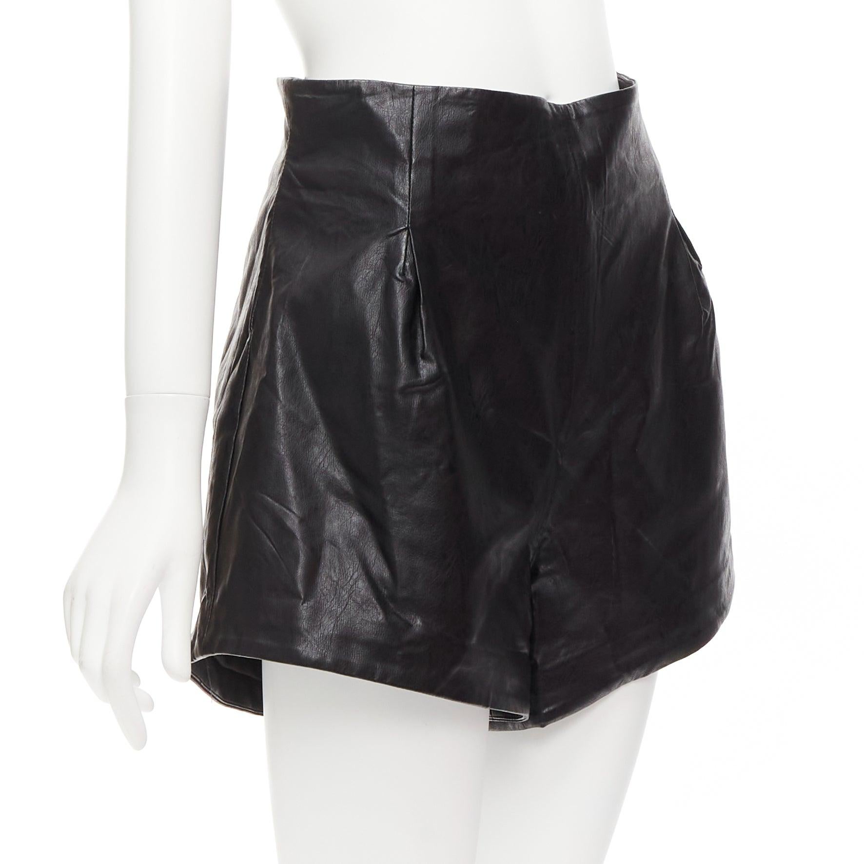 BRONX & BANCO black faux leather high waist paperbag waist flared shorts S In Excellent Condition For Sale In Hong Kong, NT