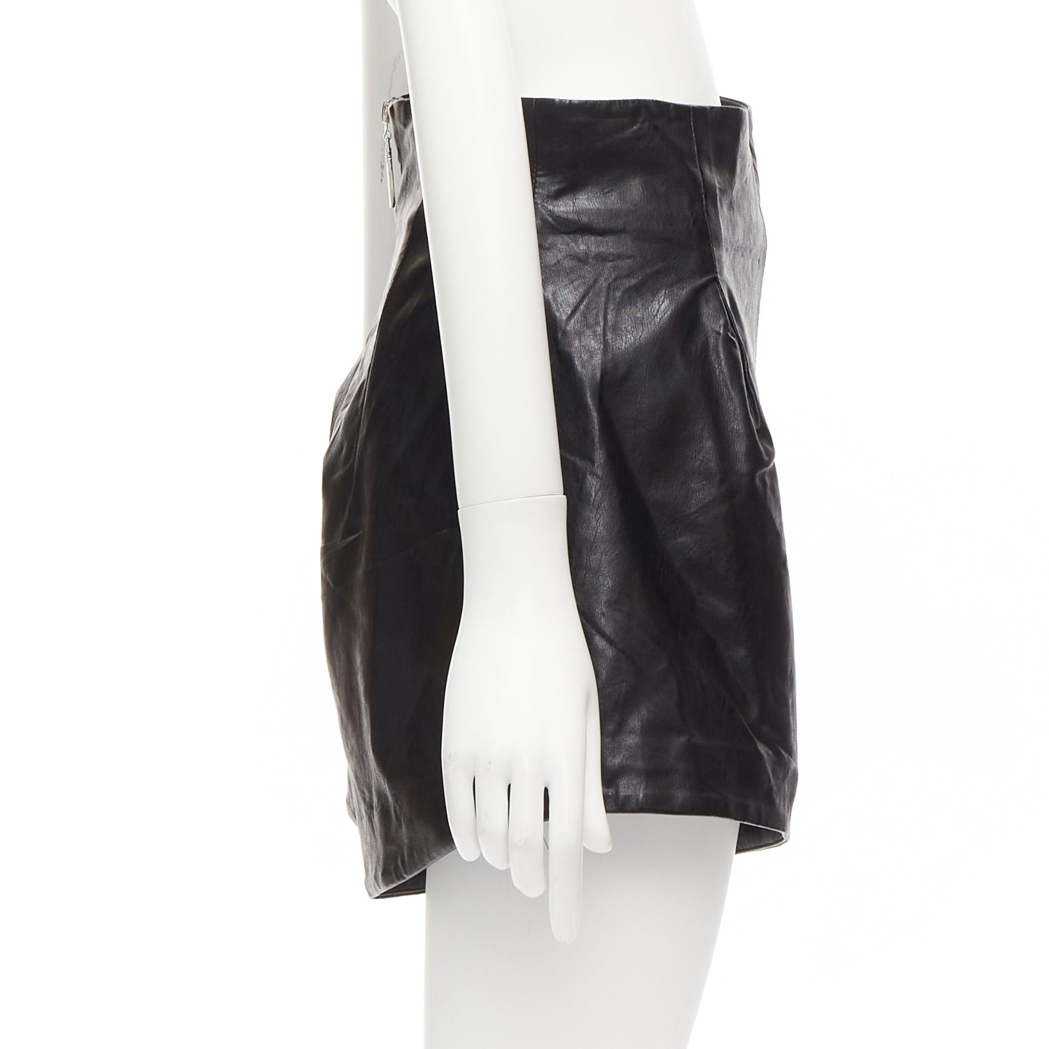 BRONX & BANCO Schwarz Kunstleder hohe Taille Paperbag Taille ausgestellte Shorts S Damen im Angebot