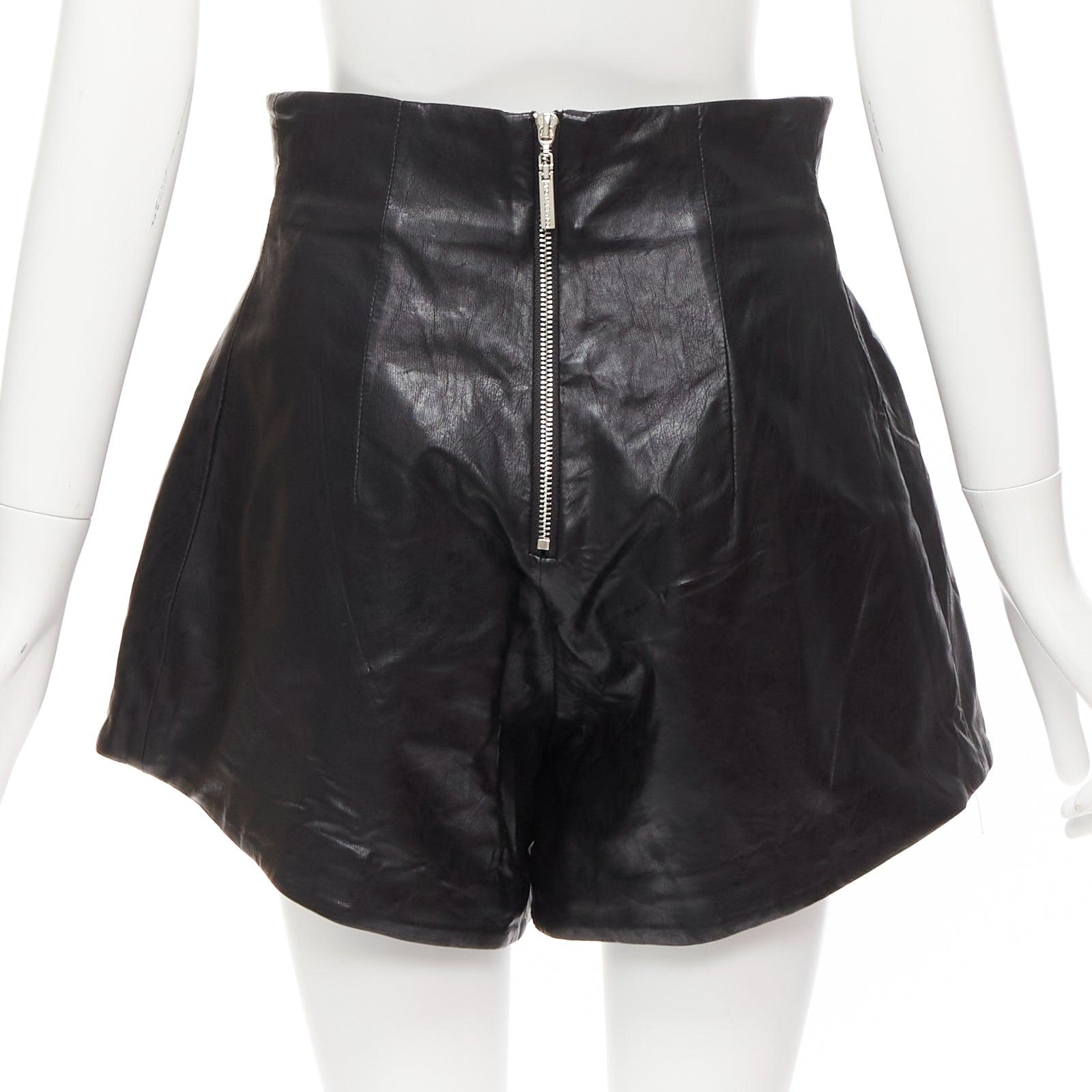 BRONX & BANCO Schwarz Kunstleder hohe Taille Paperbag Taille ausgestellte Shorts S im Angebot 1