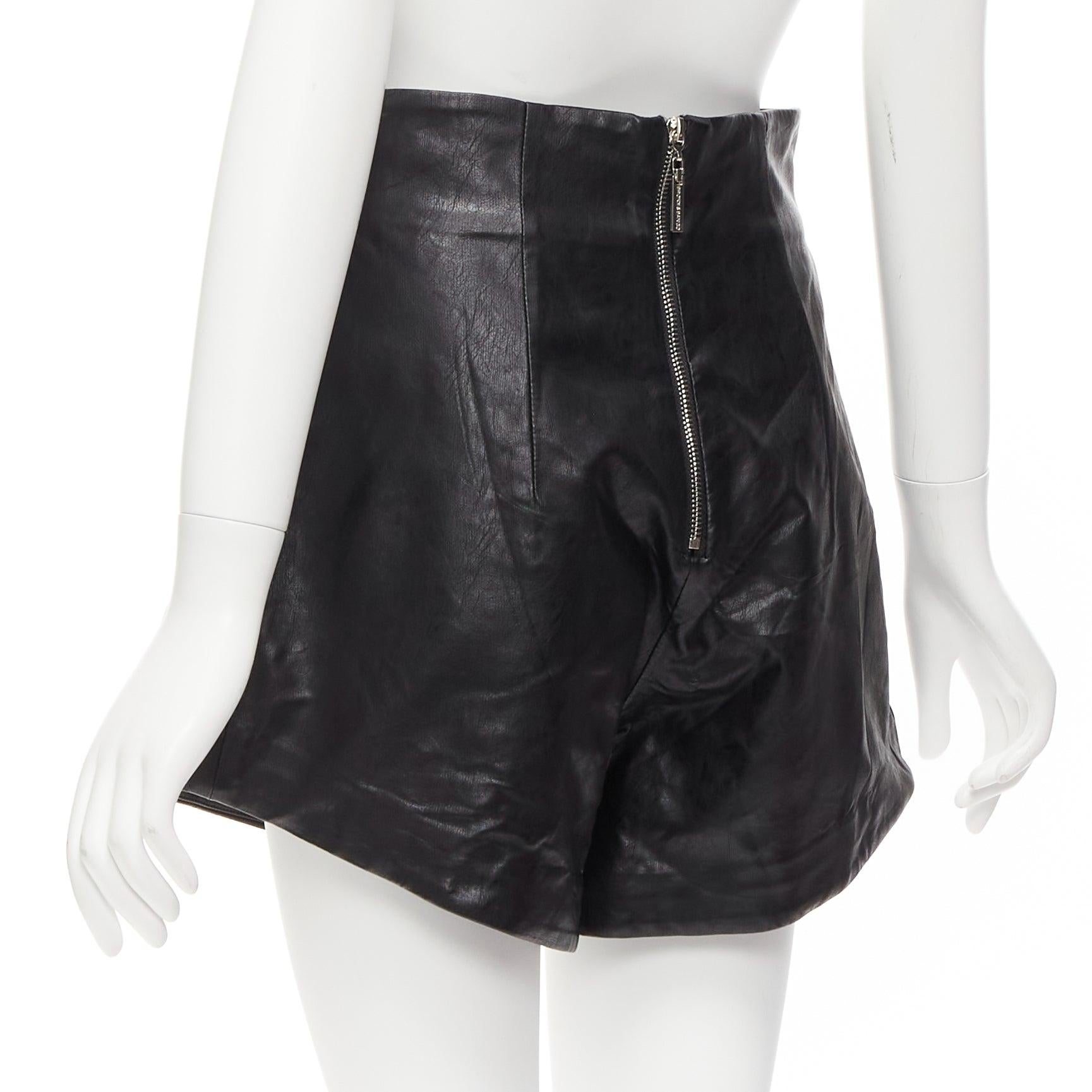 BRONX & BANCO Schwarz Kunstleder hohe Taille Paperbag Taille ausgestellte Shorts S im Angebot 2