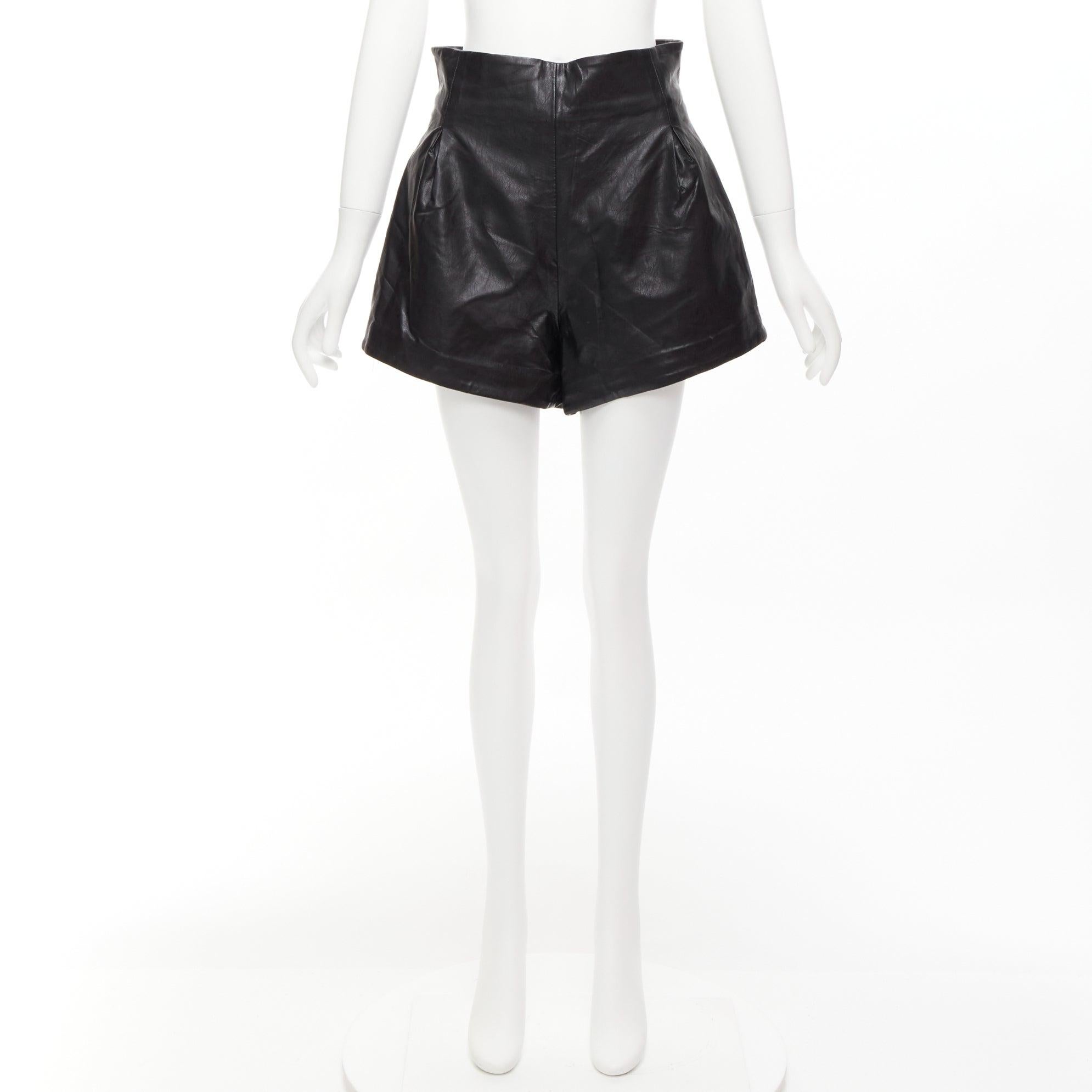 BRONX & BANCO Schwarz Kunstleder hohe Taille Paperbag Taille ausgestellte Shorts S im Angebot 5
