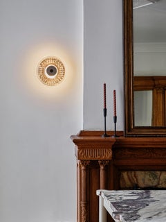 Applique BRONX en béton, verre ondulé et maille métallique par Blueprint Lighting