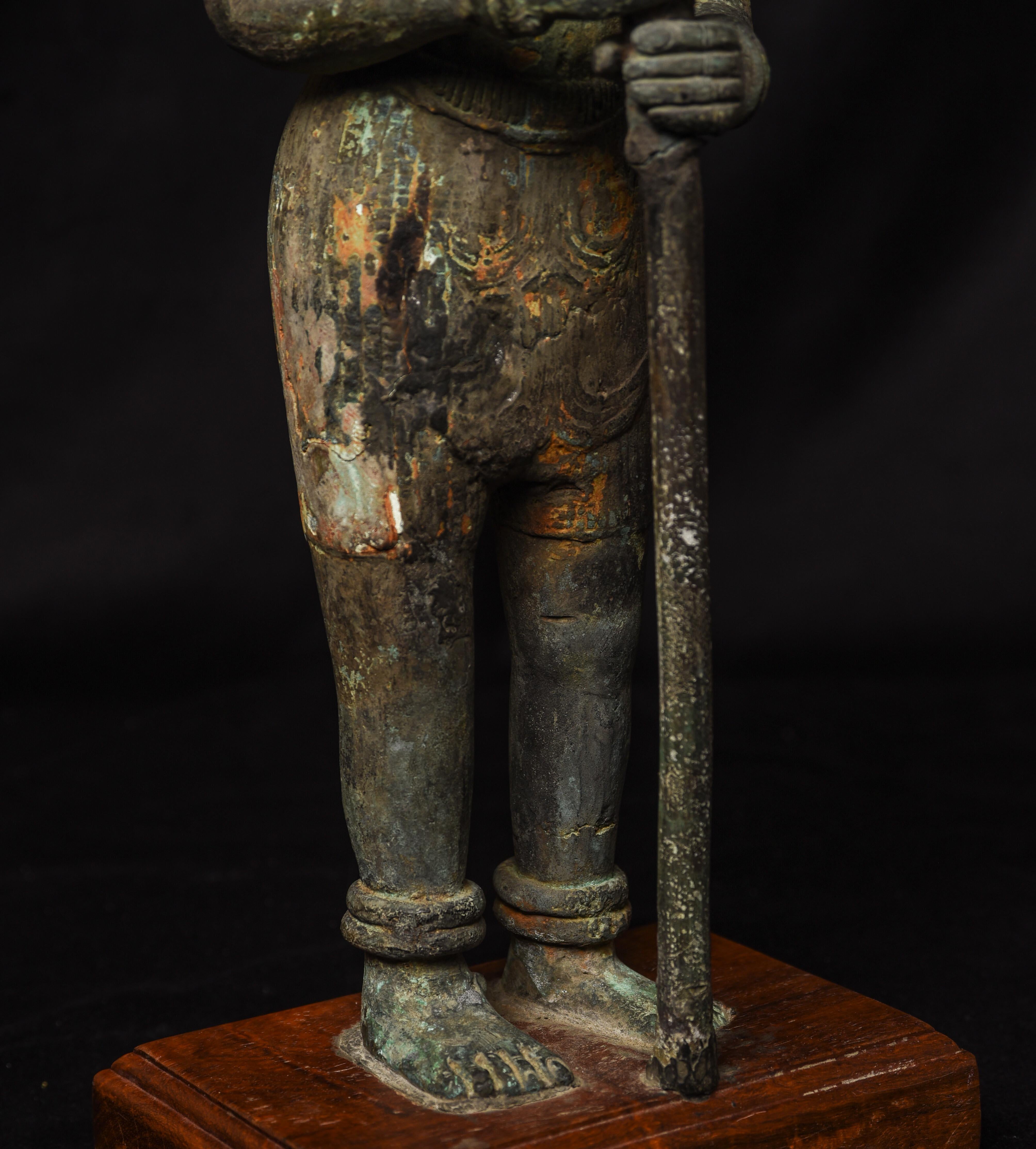 Bronze 10-11thC Cambodian Khmer Era  Guardian Figure. For Sale 7