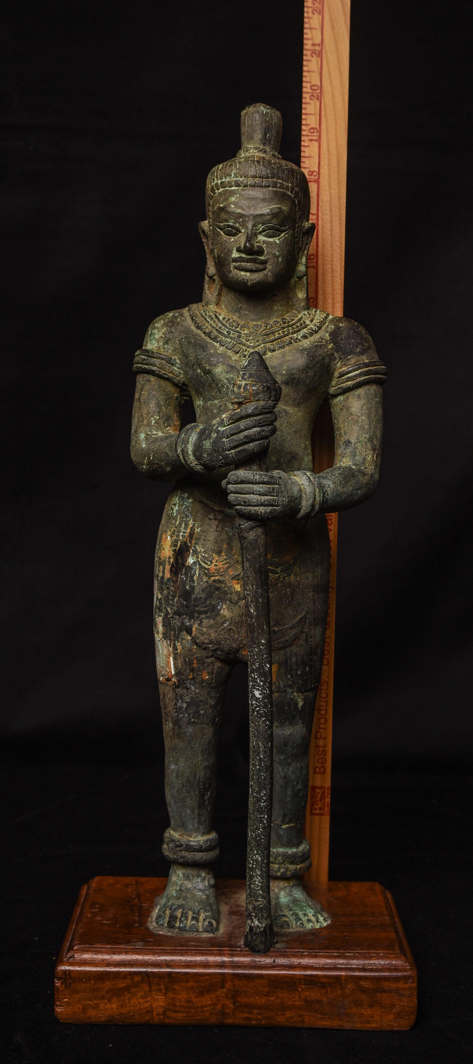 Bronze 10-11thC Cambodian Khmer Era  Guardian Figure. For Sale 13