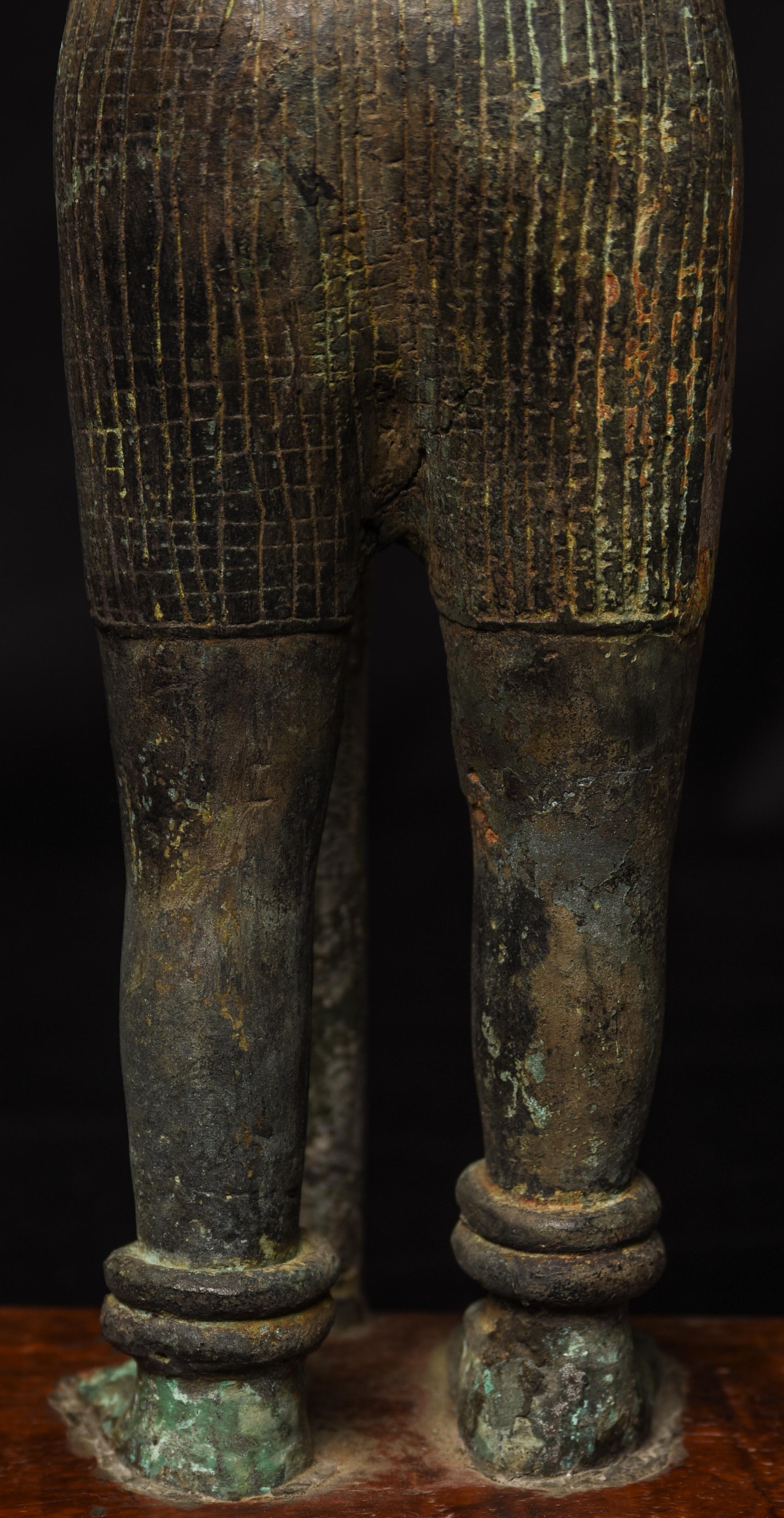 Bronze 10-11thC Cambodian Khmer Era  Guardian Figure. For Sale 3
