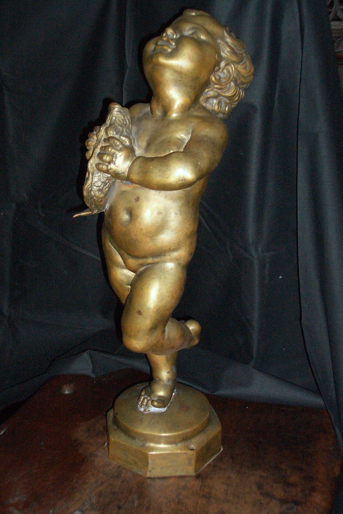 Scultura in bronzo del XVIII secolo / Fontana Figura di bambino / Putto con delfino In condizioni buone in vendita a Troy, NY