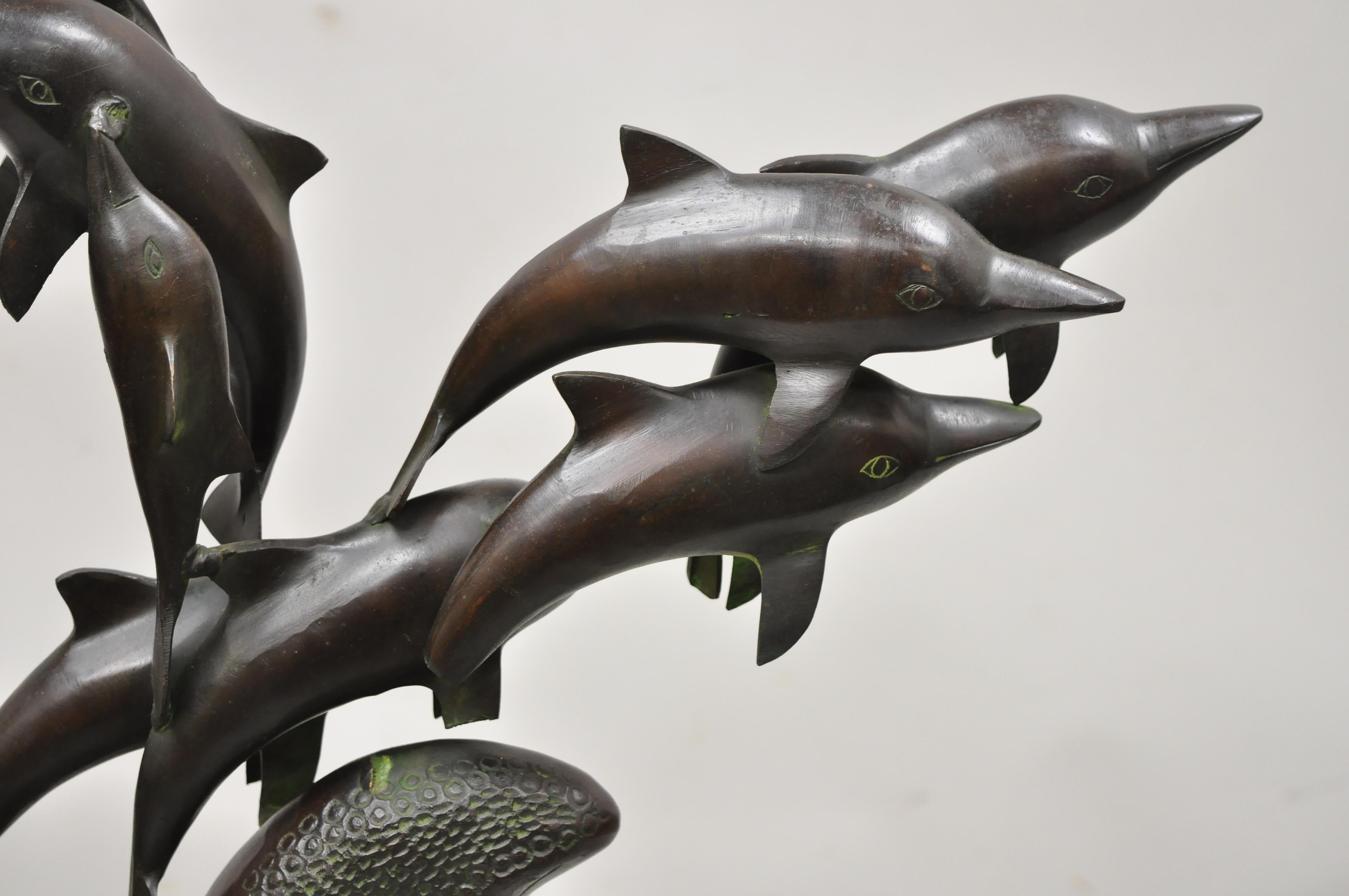 Statue en bronze - Nature 13 dauphins en train de jouer - Sculpture - Figure en vert verdigris Bon état - En vente à Philadelphia, PA