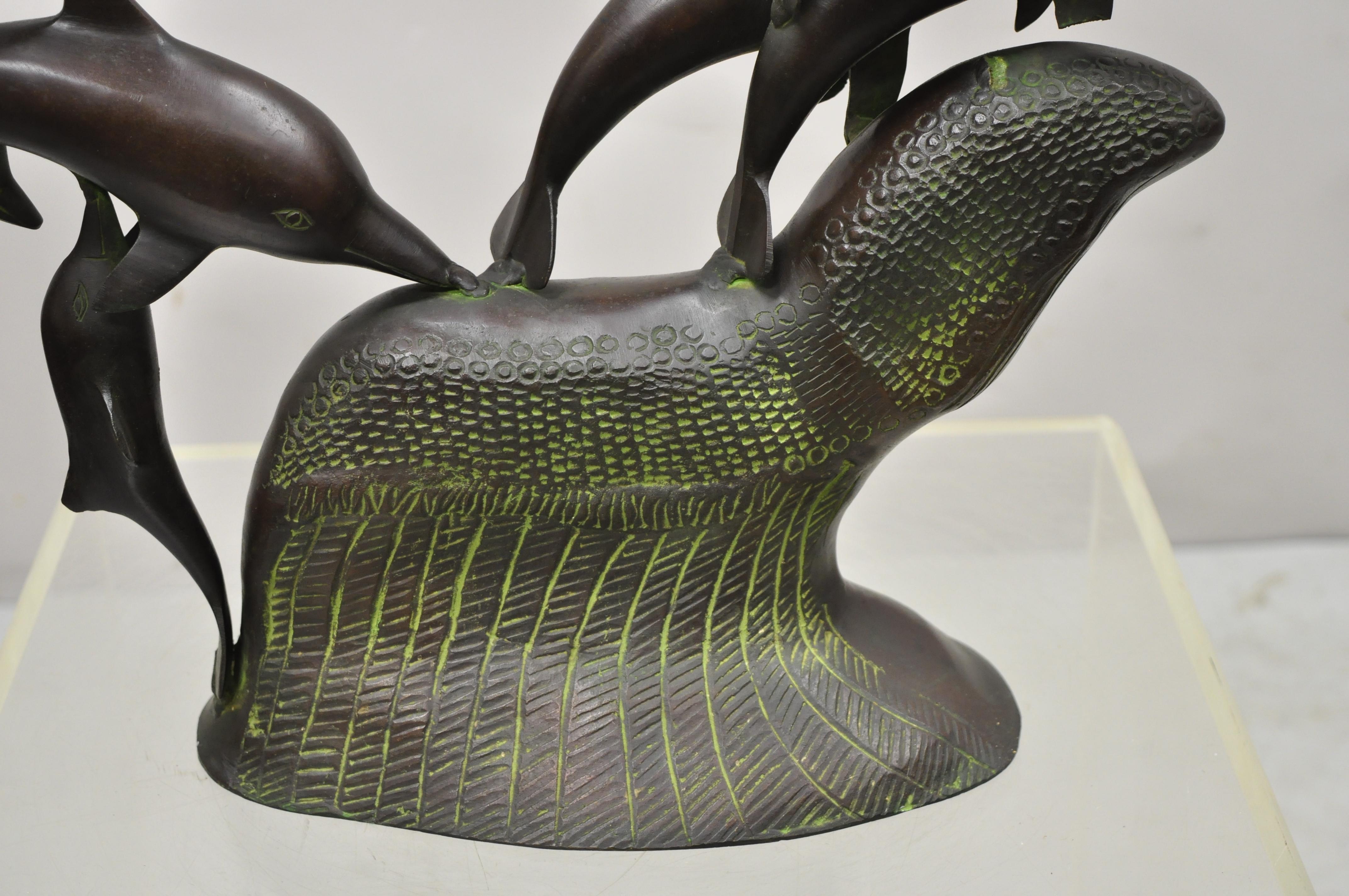 Bronze Statue en bronze - Nature 13 dauphins en train de jouer - Sculpture - Figure en vert verdigris en vente