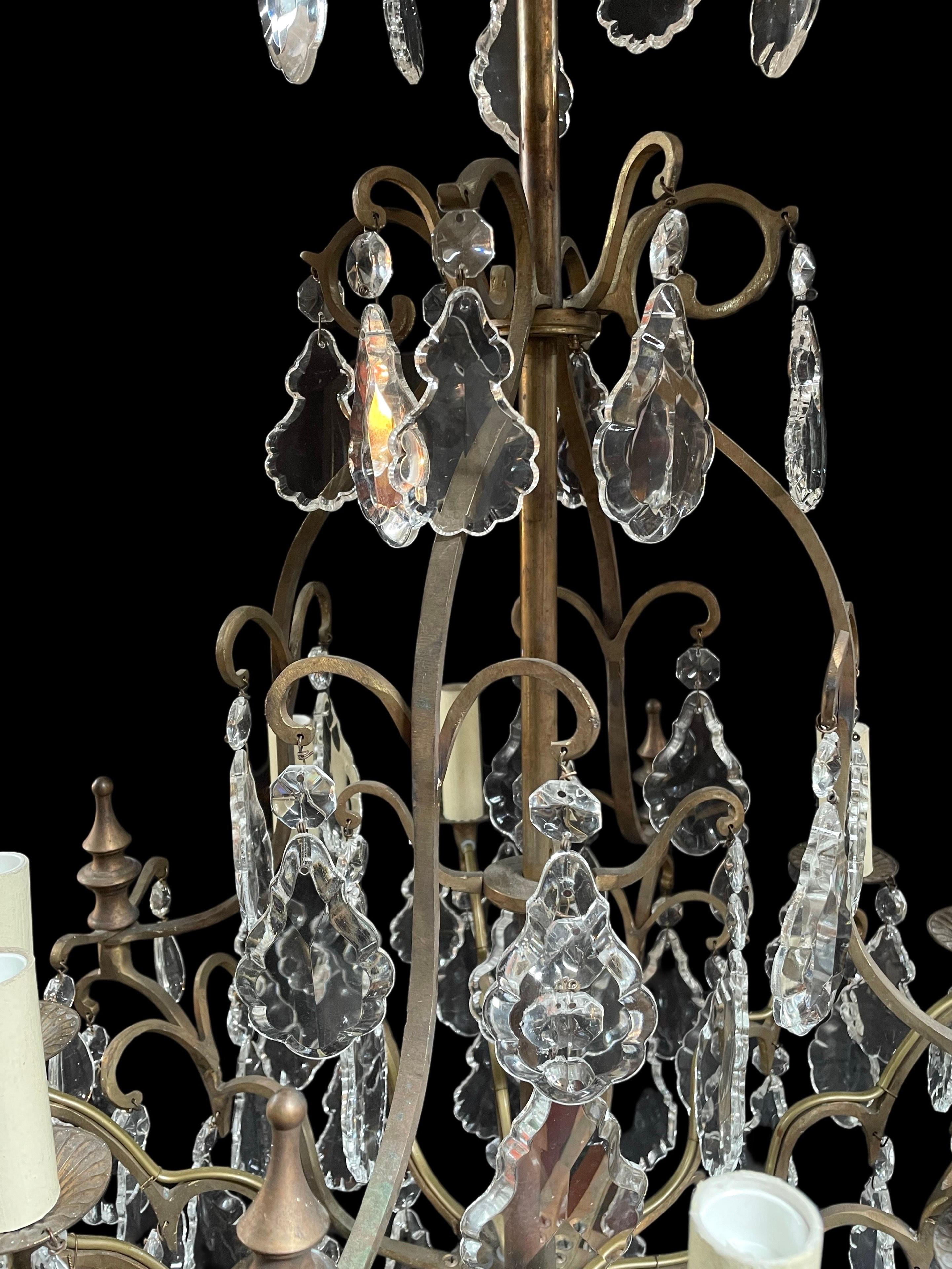 Lampadario di cristallo a 8 bracci in bronzo In condizioni buone in vendita a London, GB