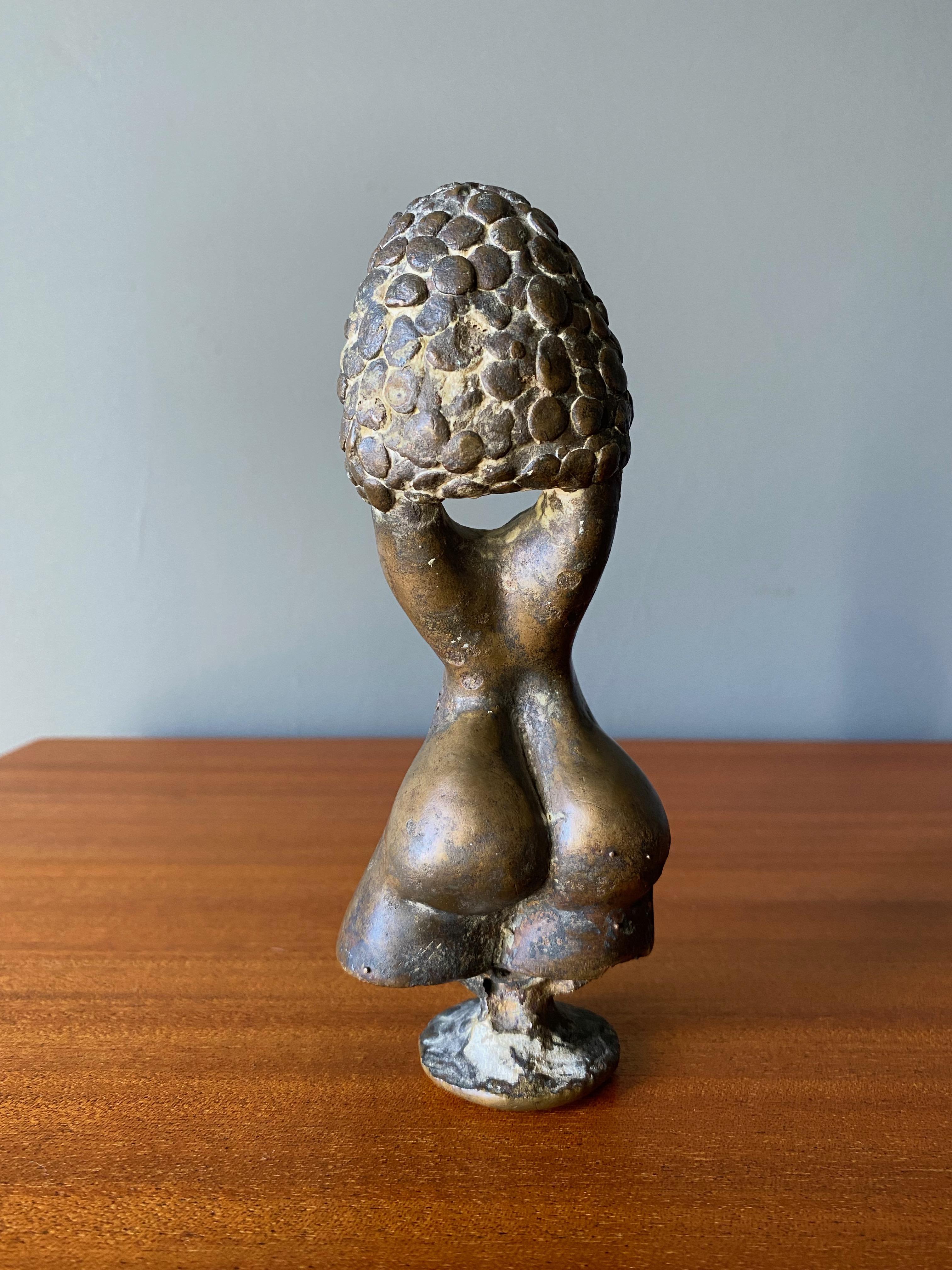Sculpture de nu abstrait en bronze, vers les années 1960.