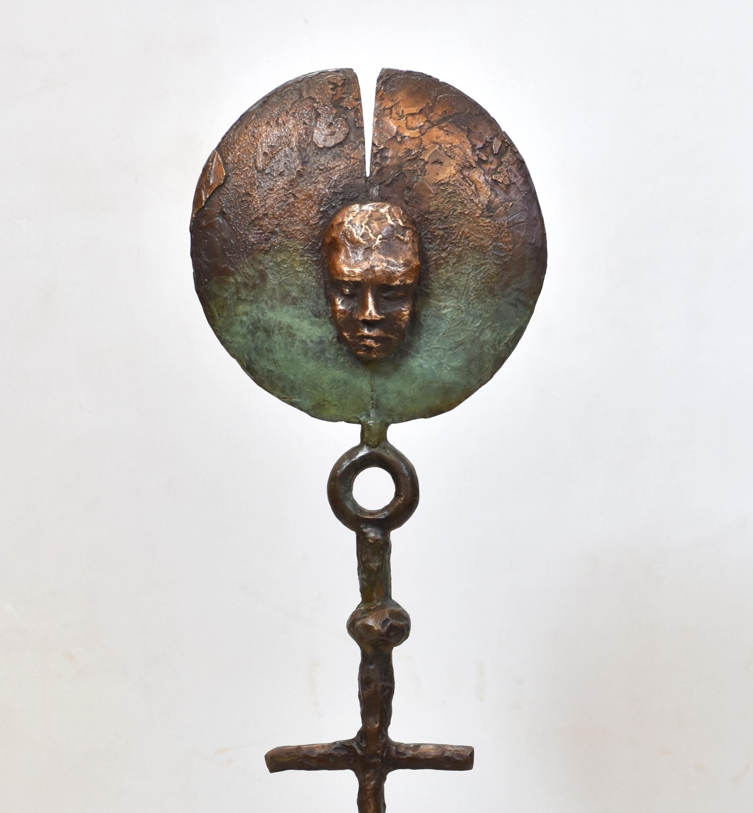 Reinterpretation in bronze of an African fertility doll.
These traditional figures have long symbolised fertility, protection, and maternal care in African cultures. I’ve always been drawn to their form and meaning, and this is my take - cast in