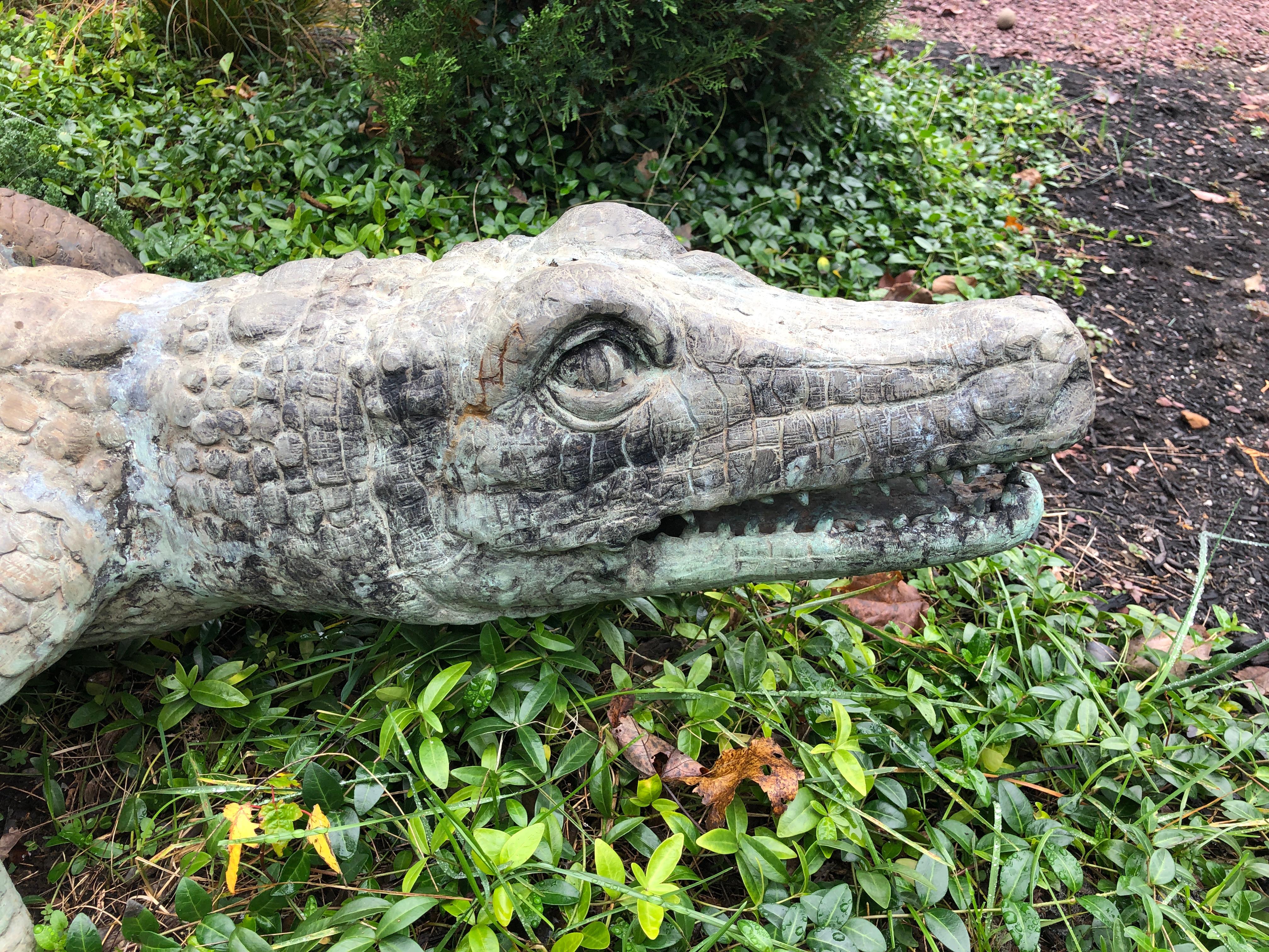 Vintage Life Size Bronze Alligator In Good Condition For Sale In Norwood, NJ