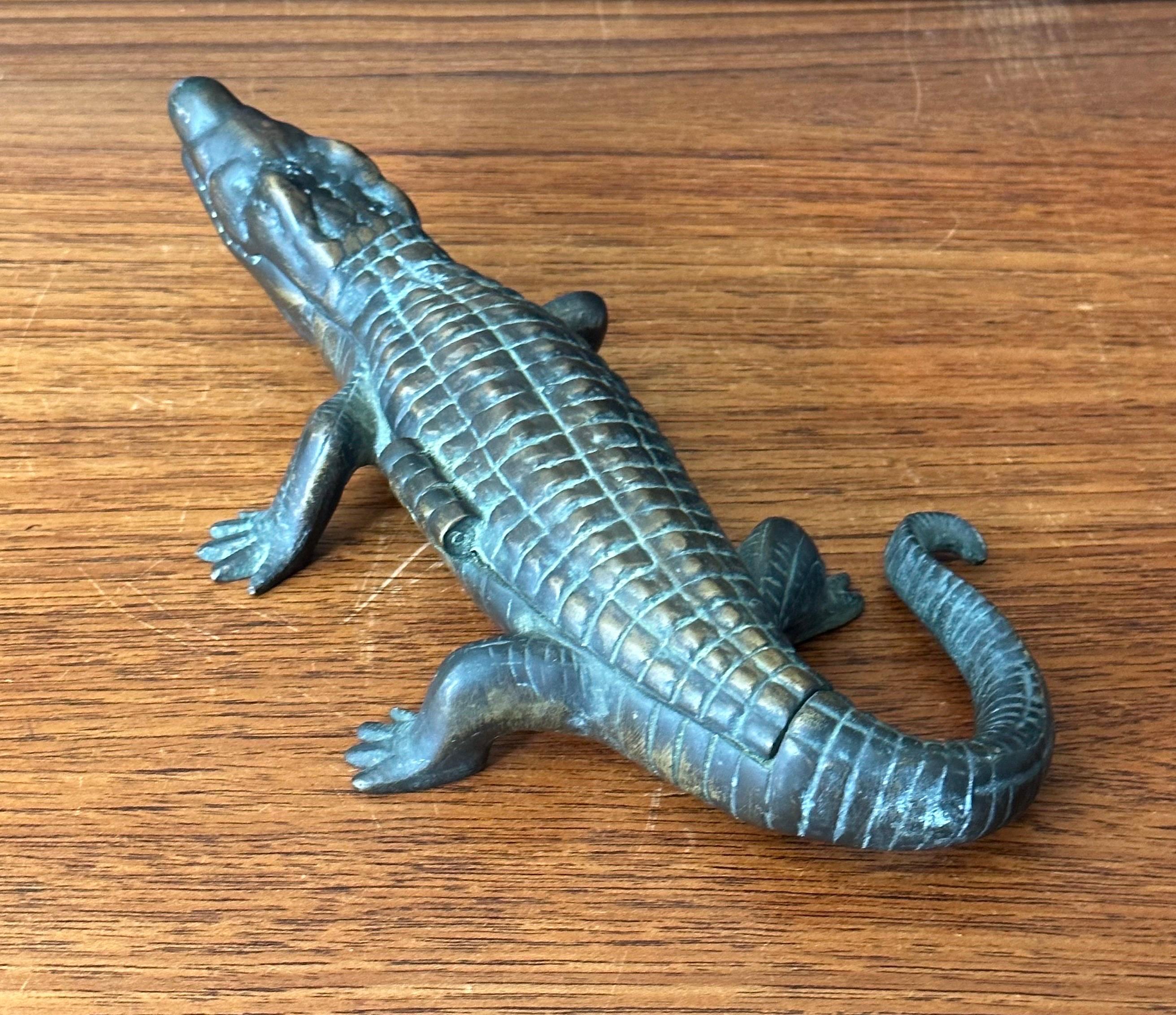 Bronze Alligator Sculpture / Box by Arthur Court For Sale 3