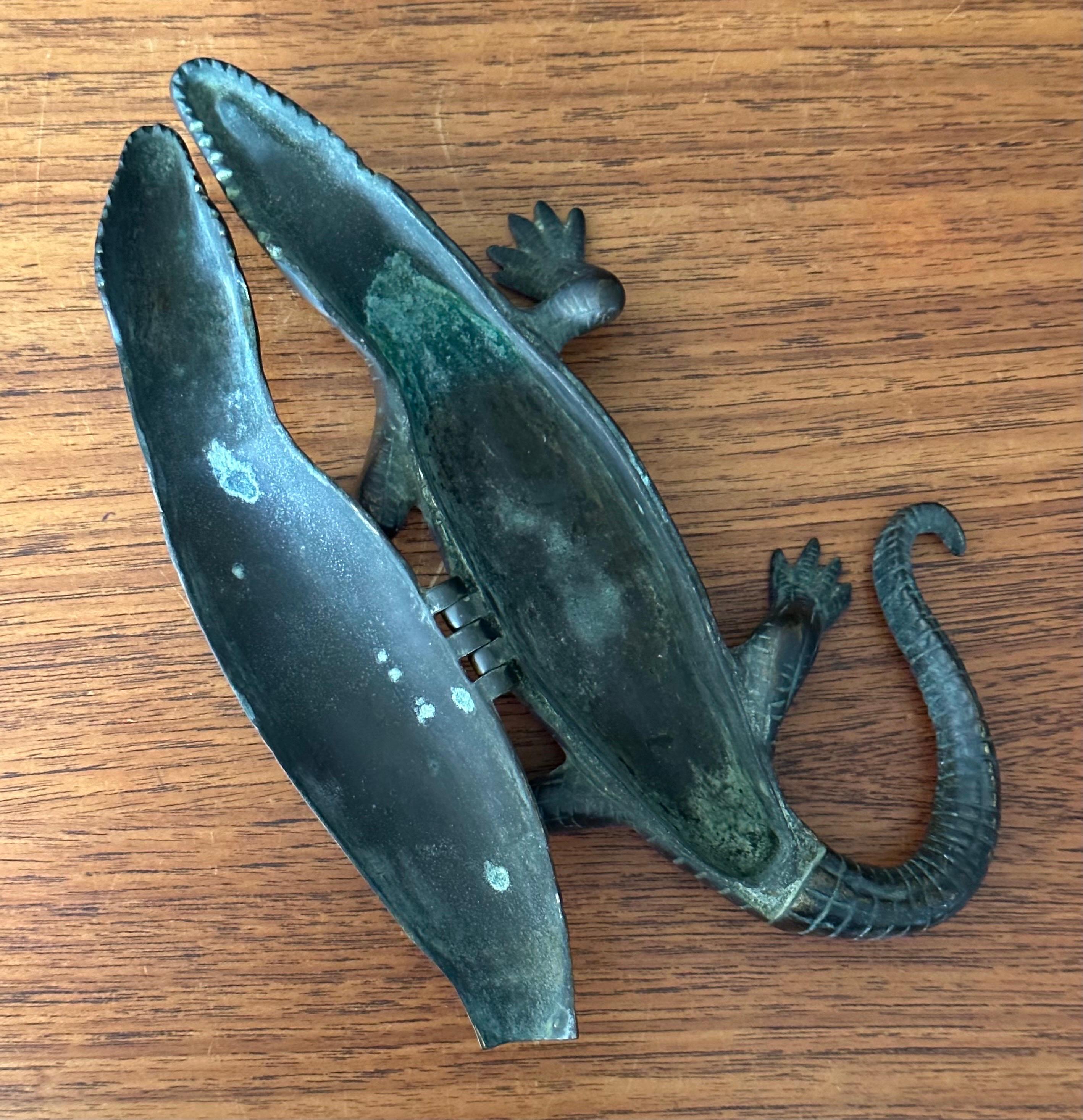 Bronze Alligator Sculpture / Box by Arthur Court For Sale 8