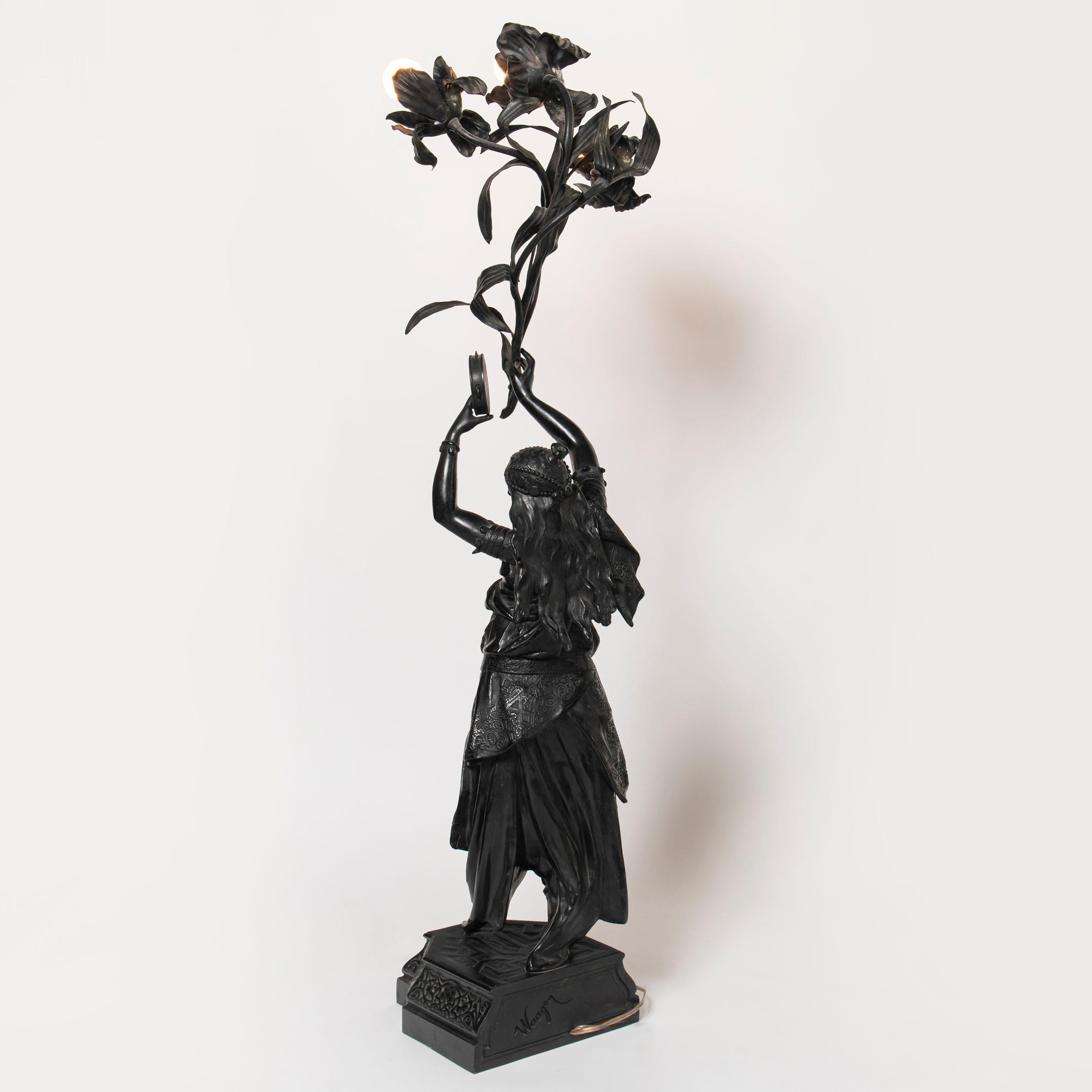 Art Nouveau Bronze Alloy Table Lamp Sculpture Signed Waagen, Germany, circa 1890 For Sale