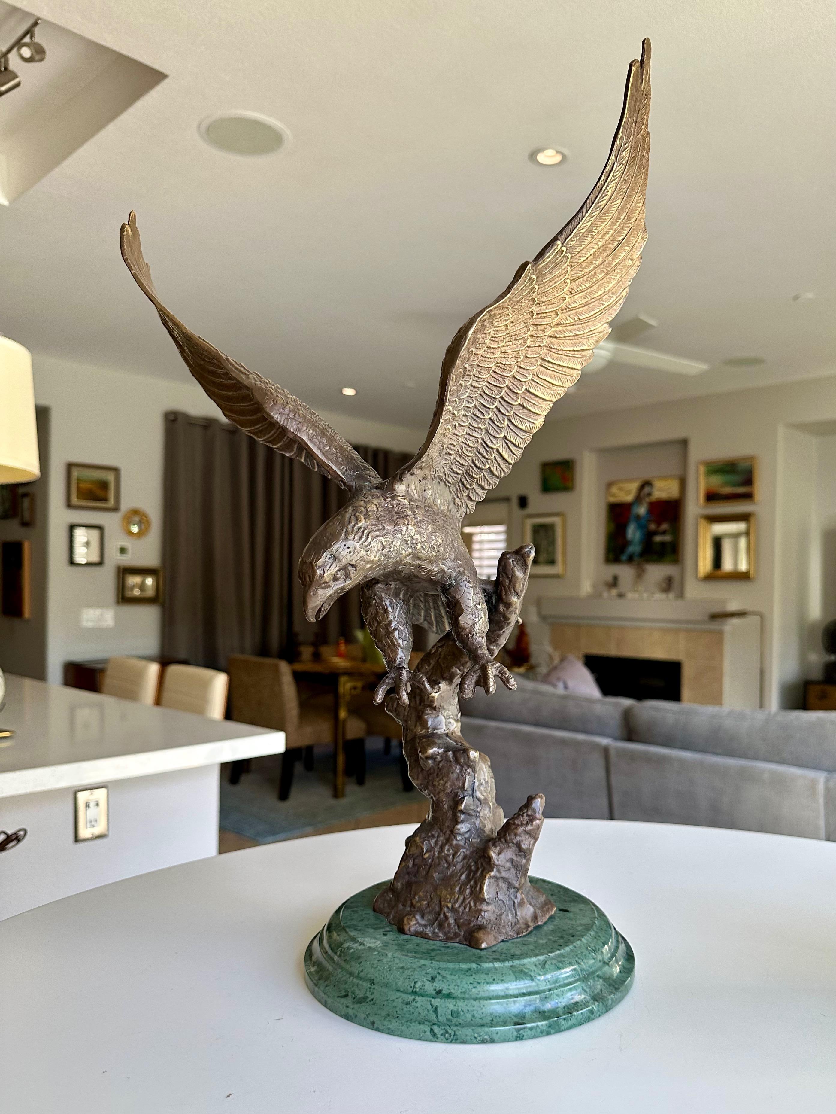 Bronze American Bald Bird Eagle Statue In Good Condition For Sale In Palm Springs, CA