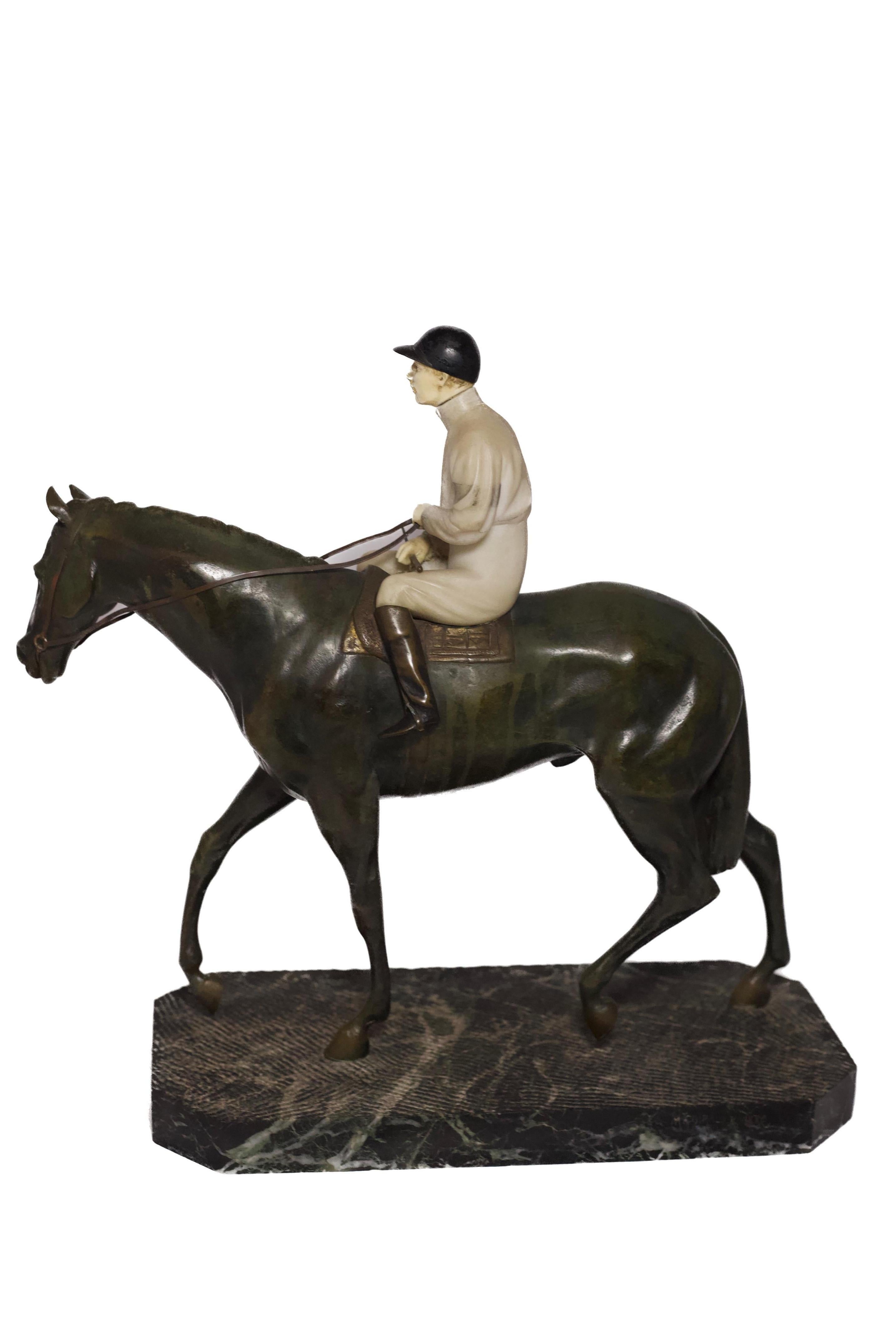 Scultura di bronzo e alabastro del fantino di M. Guiraud Riviere In condizioni buone in vendita a Miami, US