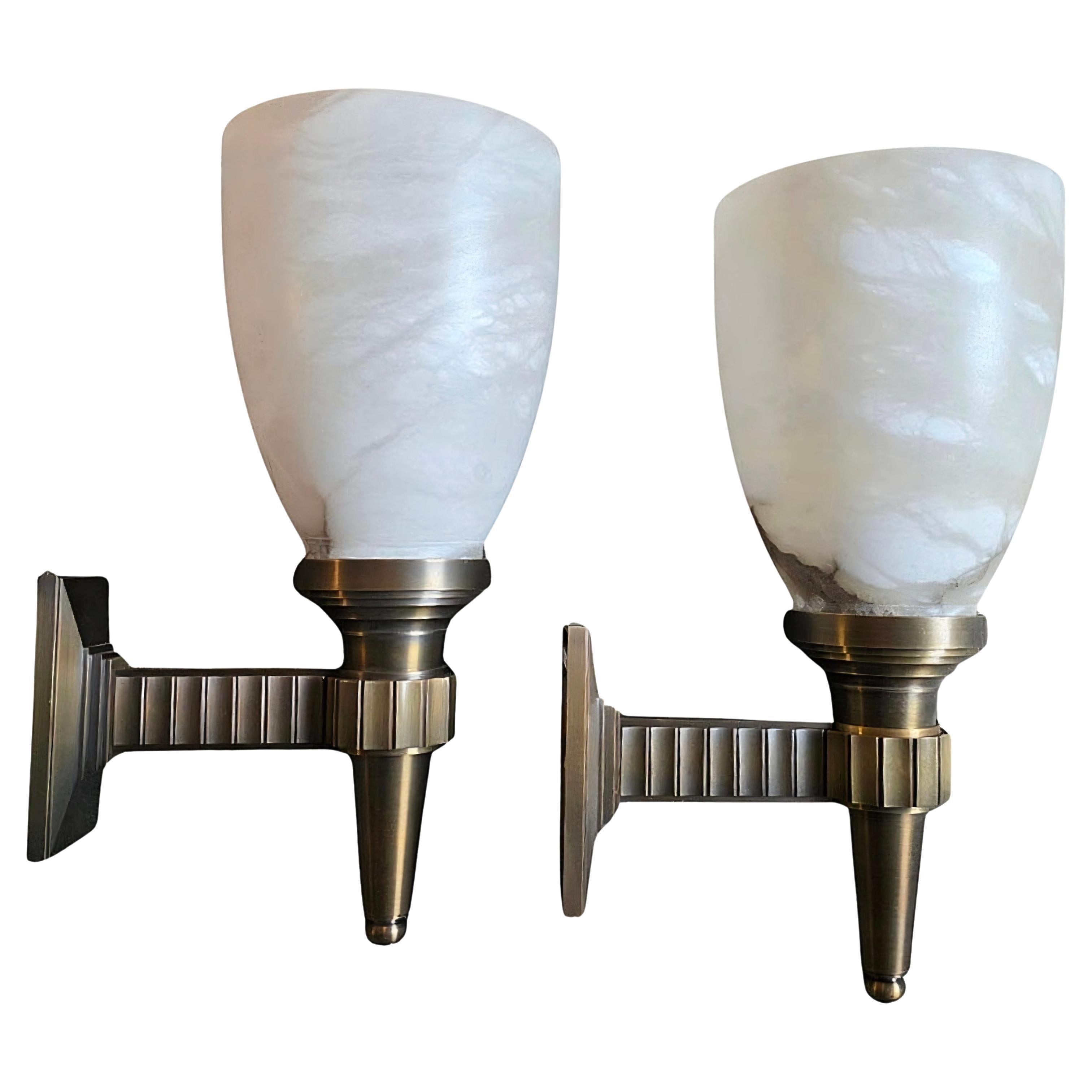 Apliques de bronce y alabastro de Thierry Despont en venta