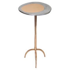 Colla Beistelltisch II aus Bronze und Aluminium von Studio Sunt