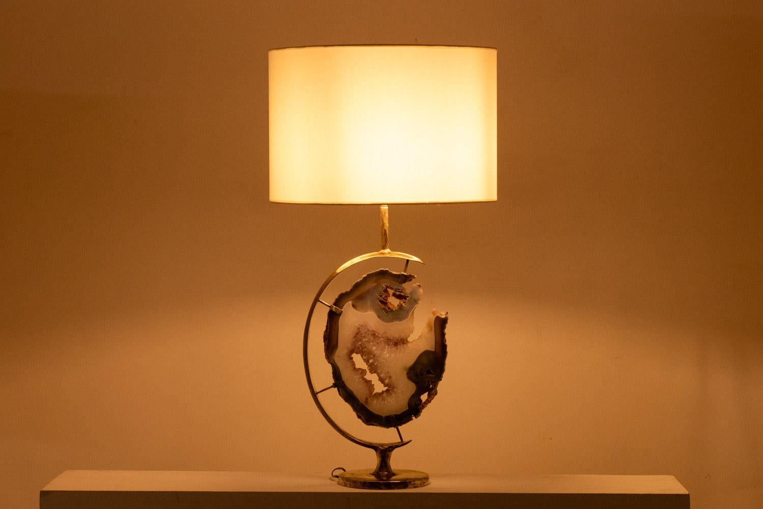 Bronze and amethyst lamp. 1970s. In Good Condition For Sale In Saint-Ouen, FR