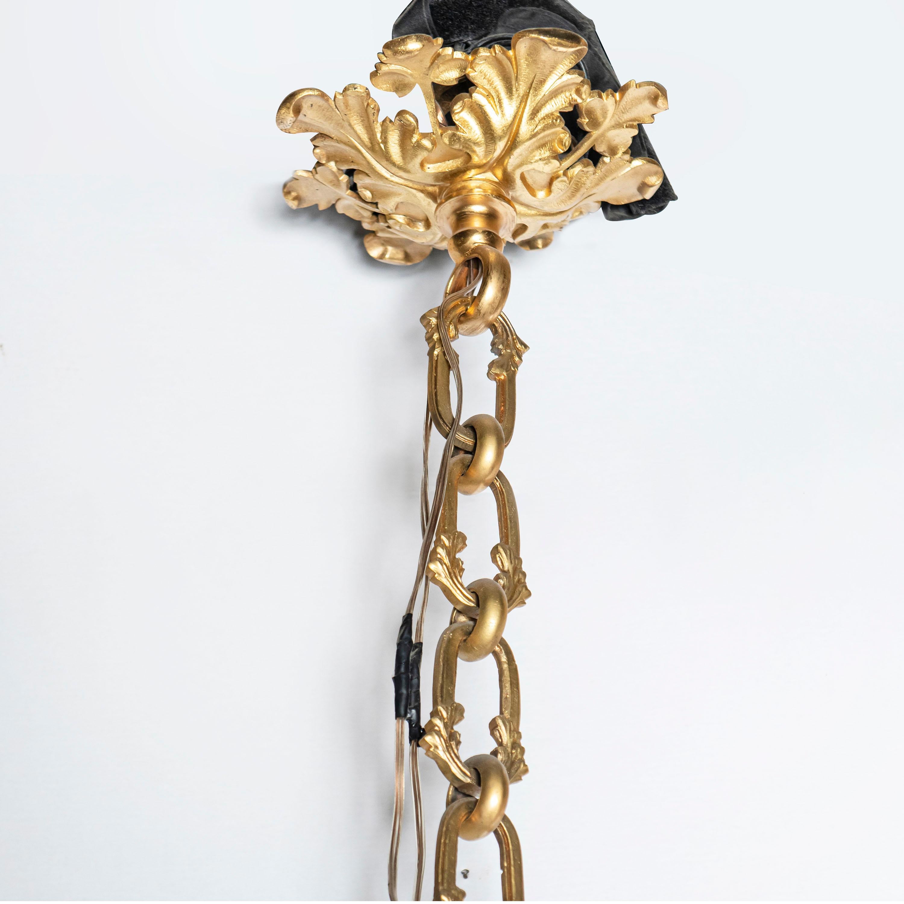 Bronze and Artistic Glass Chandelier, France, Early 20th Century In Good Condition For Sale In Buenos Aires, Buenos Aires