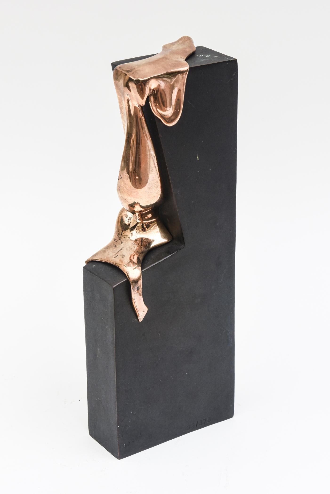 Scultura vintage firmata in bronzo fuso e metallo nero a cascata di Dalì, Esque in vendita 12