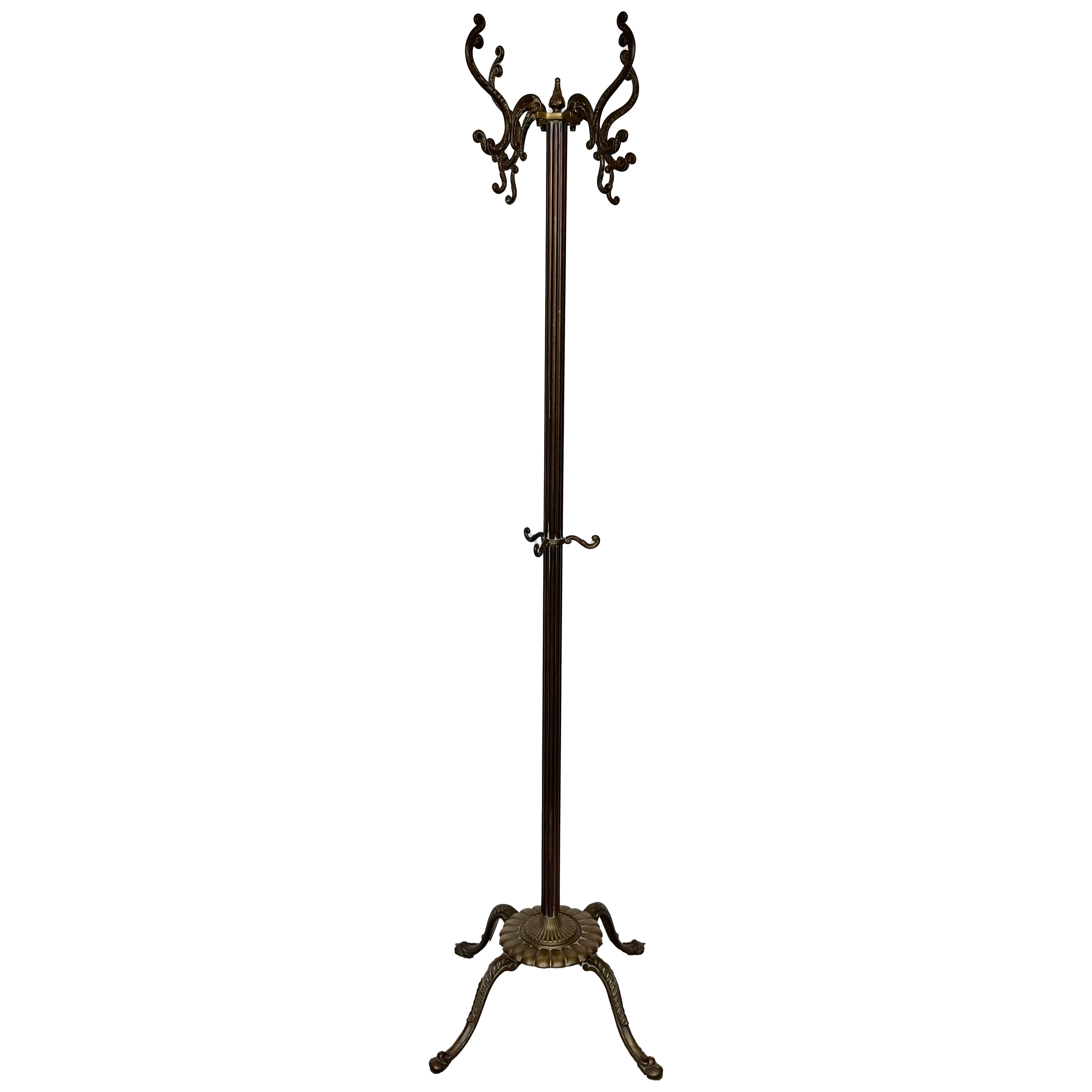 Appendiabiti Art Nouveau Belle Epoque in bronzo e ottone brunito, piedi a grifone in bronzo