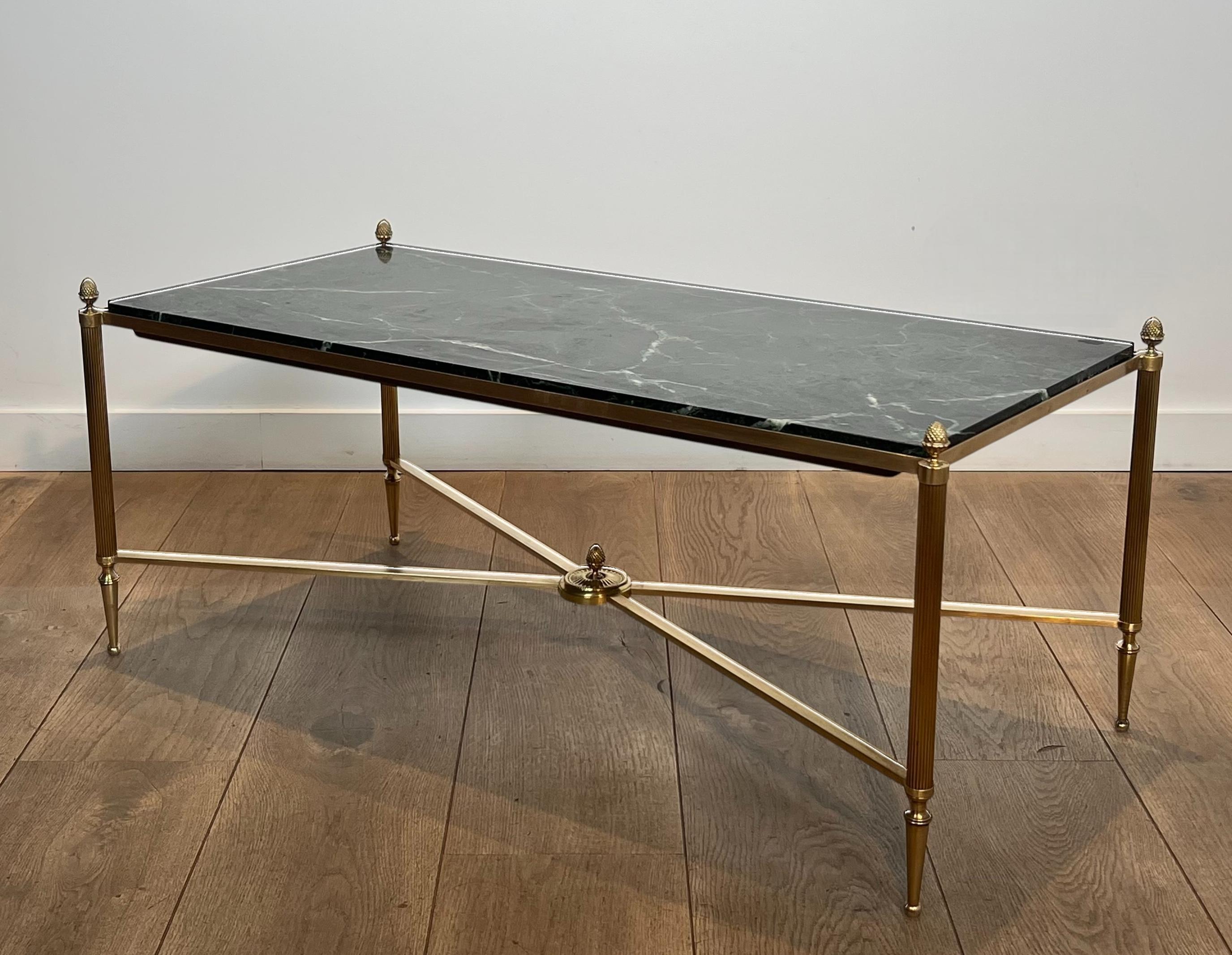 Table basse en bronze et laiton avec plateau en marbre vert, vers 1940 en vente 10