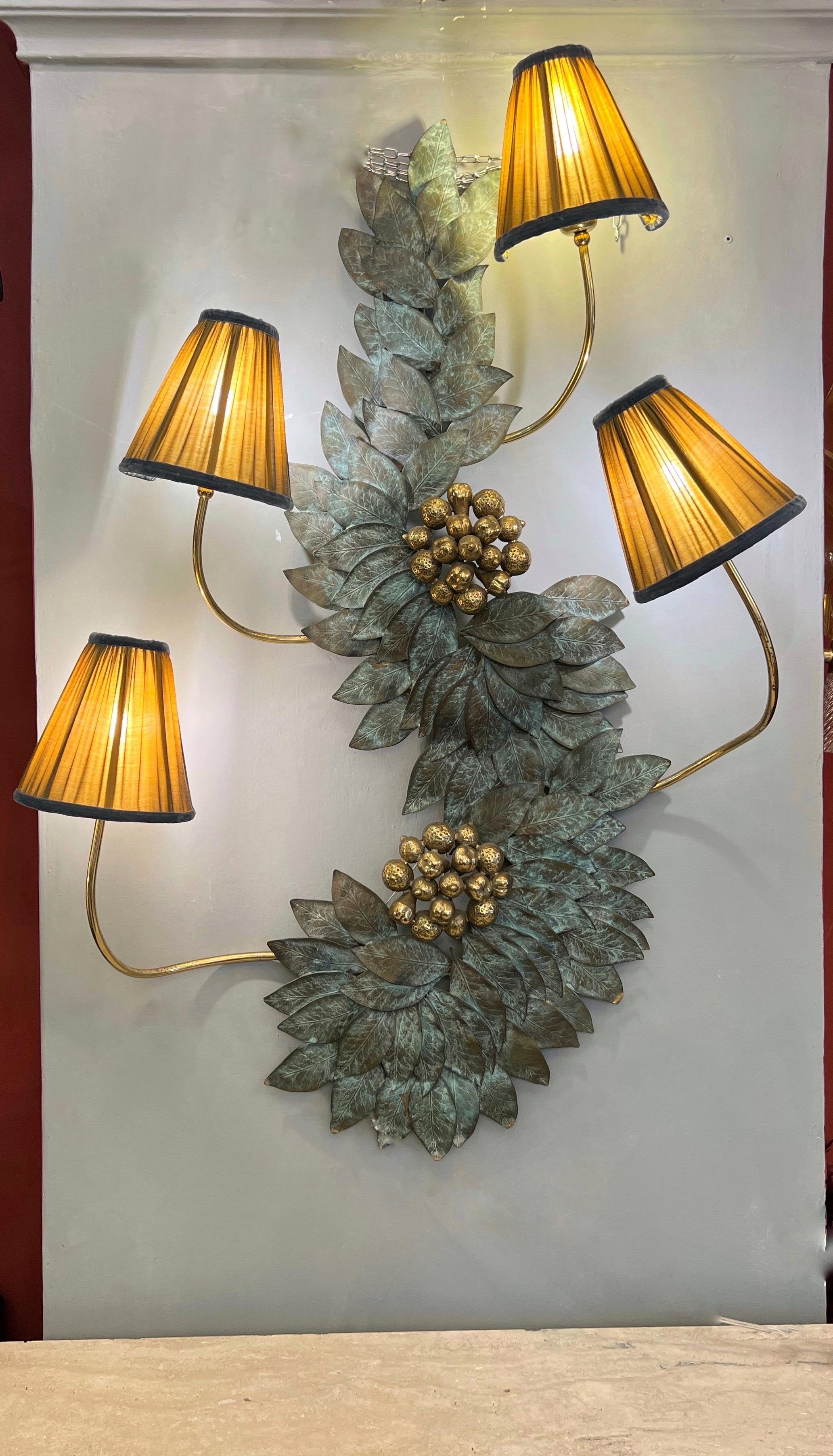 Bronze and Brass Wall Sculpture Lamp with our double color ruched handmade lampshades.
This stunning wall lamp doulble as a decorative sculpture, expertely handmade and substantian in weight.
The four lampshades have been newly ruched handmade in