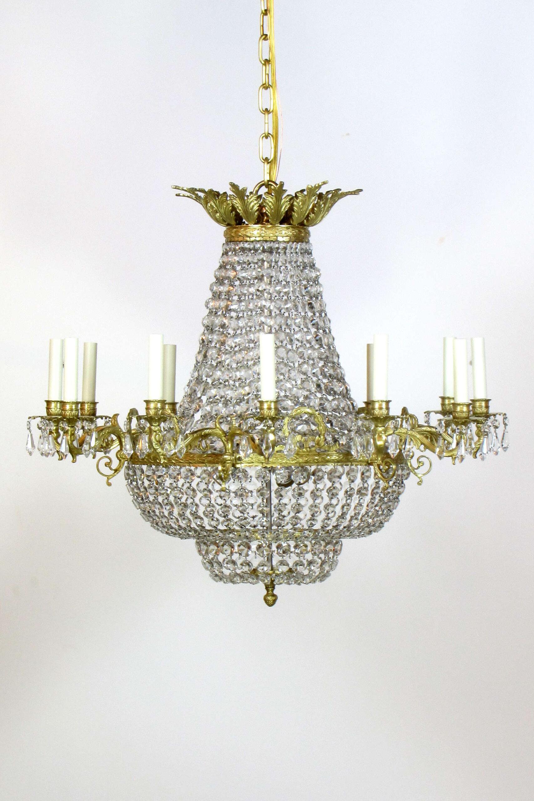 Americano Lampadario a cesto in bronzo e cristallo dei primi del Novecento in vendita