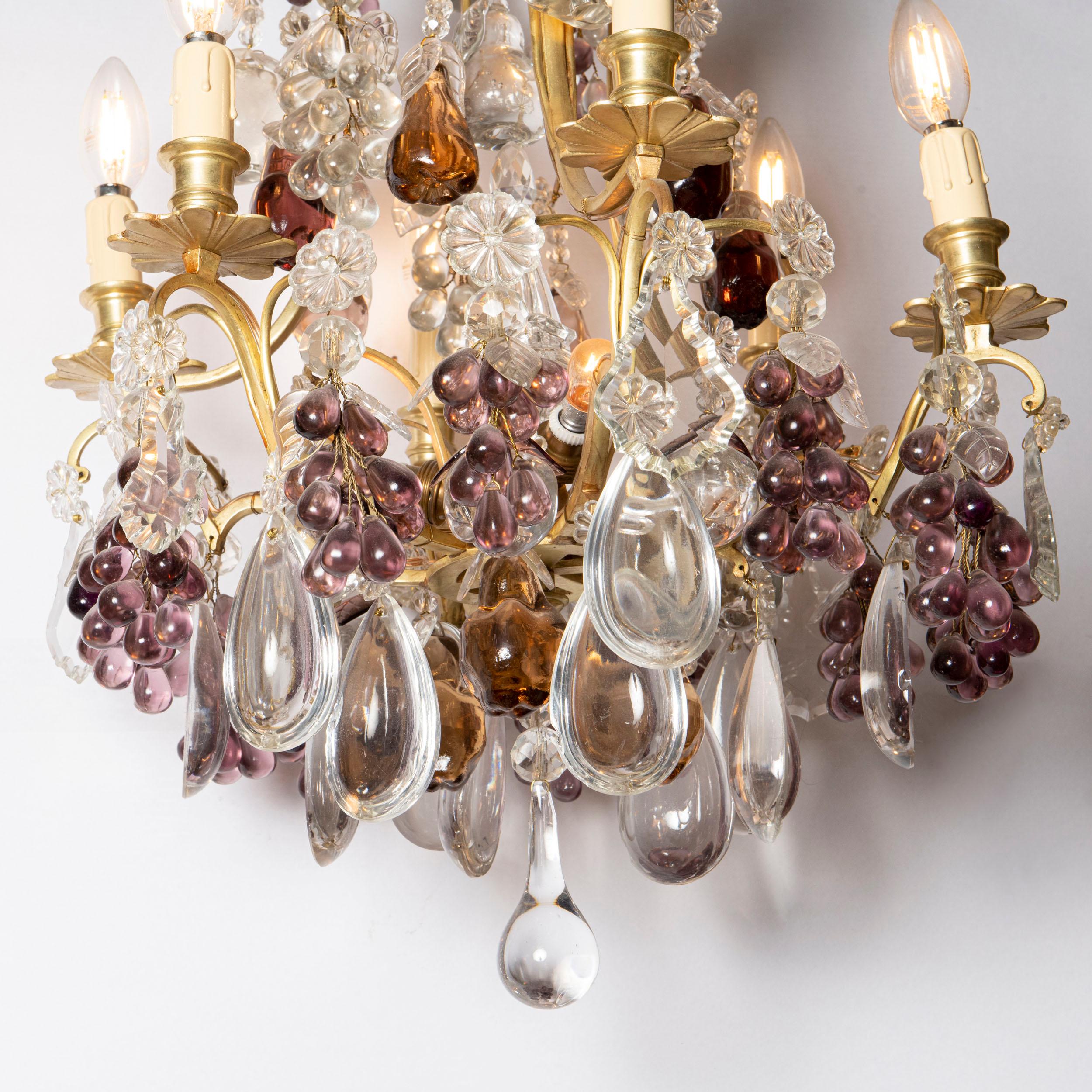 Bronze and crystal chandelier. France, early 20th century.
Crystals attributed to Baccarat.
