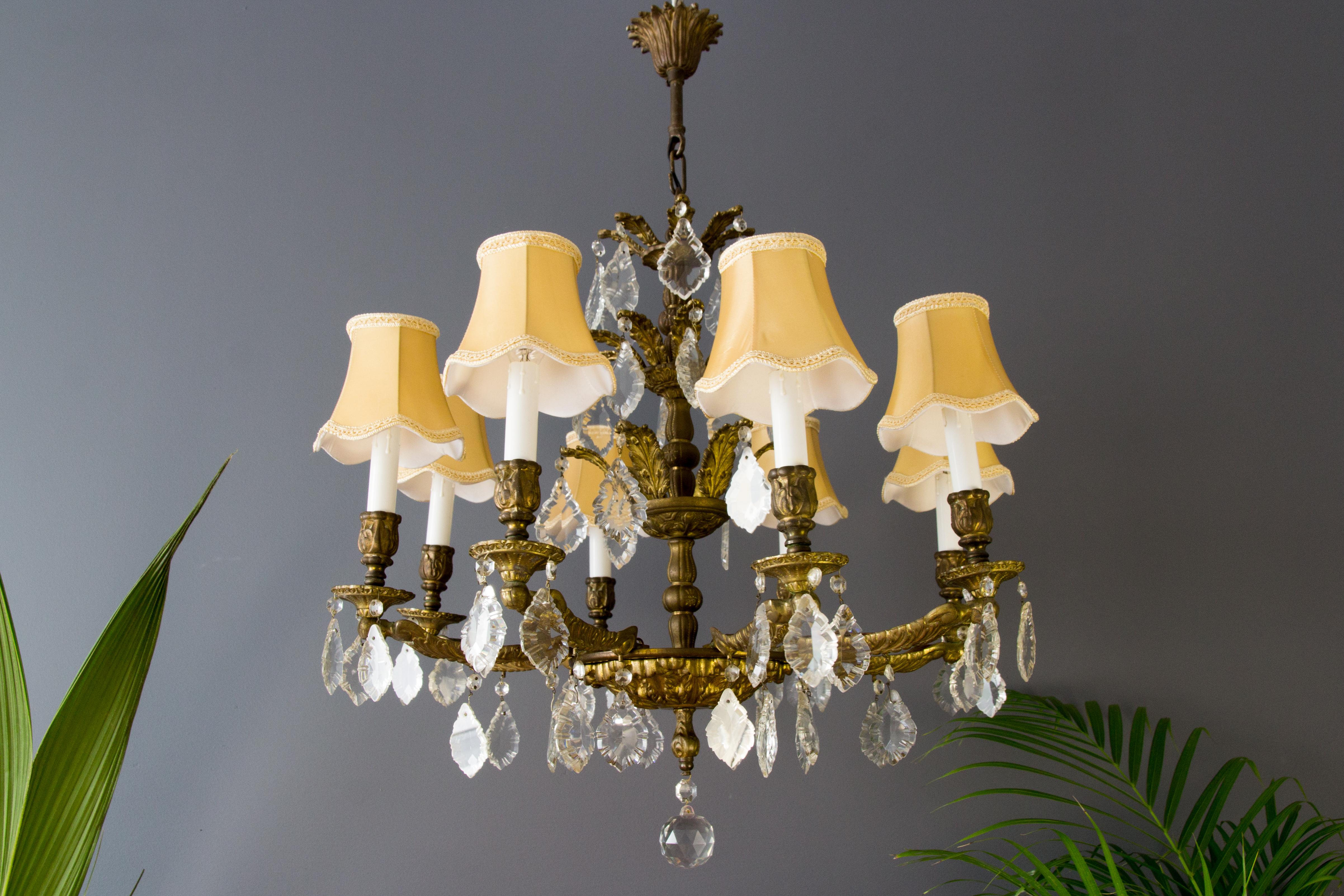 French Louis XVI Style Bronze and Crystal Eight-Light Chandelier For Sale 3